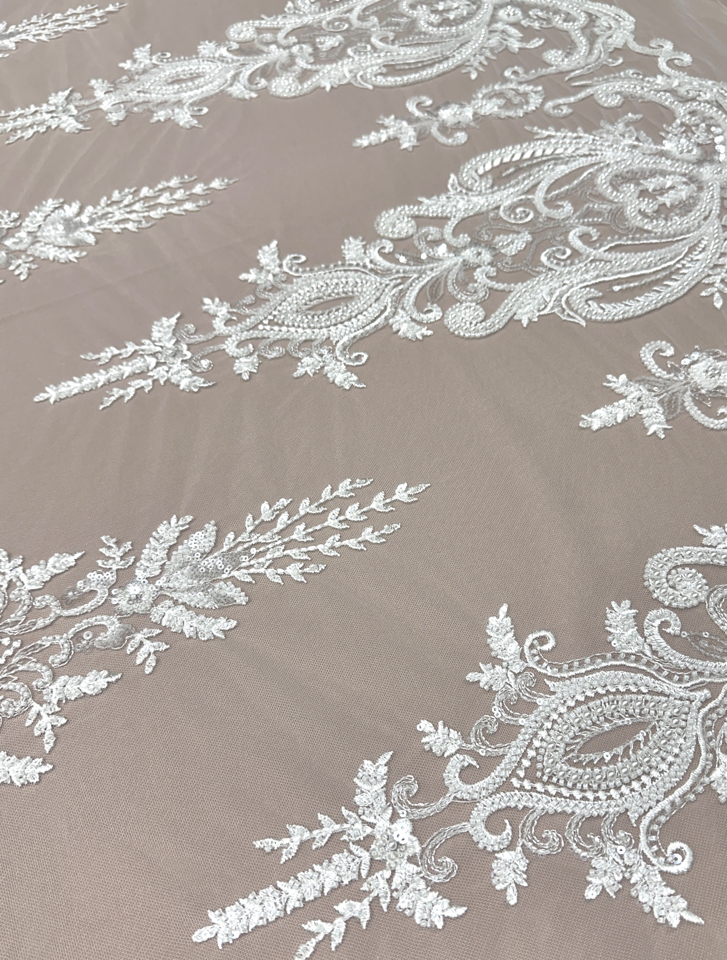 Tyl i bardhë, klasike dhe elegante. – DIMAL Tekstil Metrazhe (3)