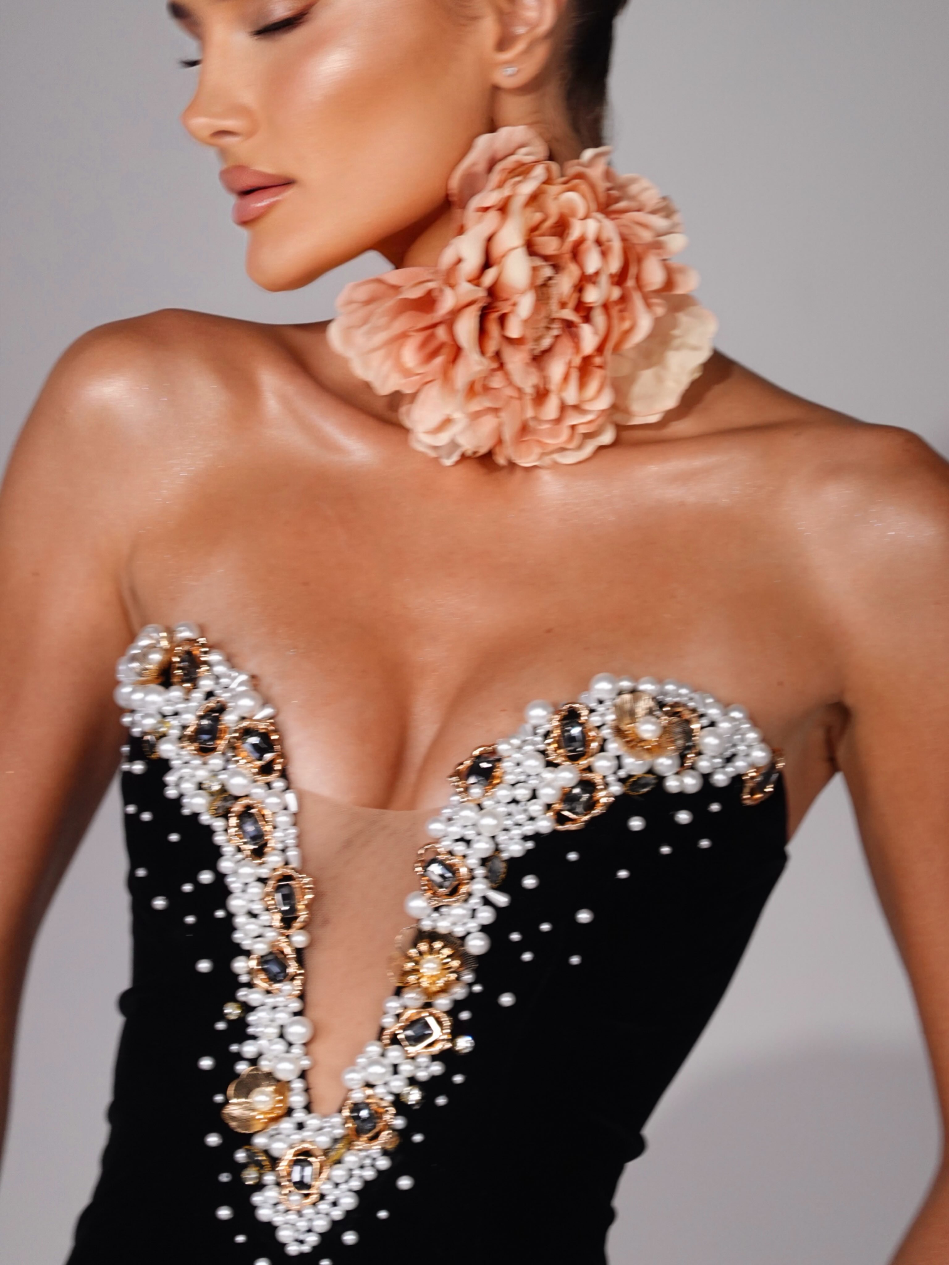 Pearls and Dreams ... Look 010 is not available to shop at
