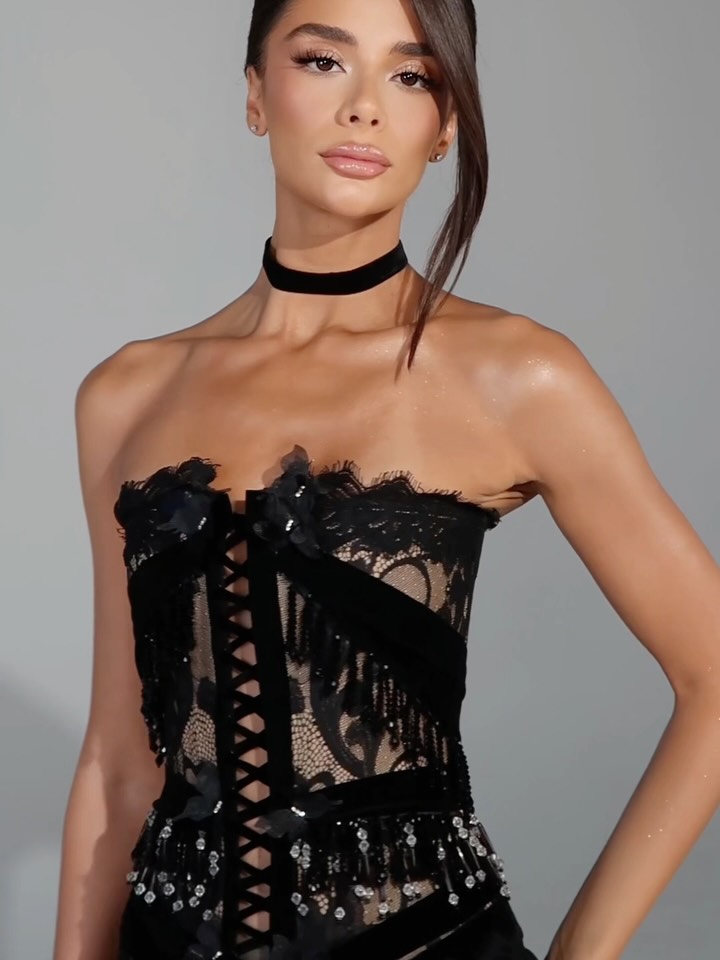 This amazing set is now available to shop at – Drenusha Xharra (2)