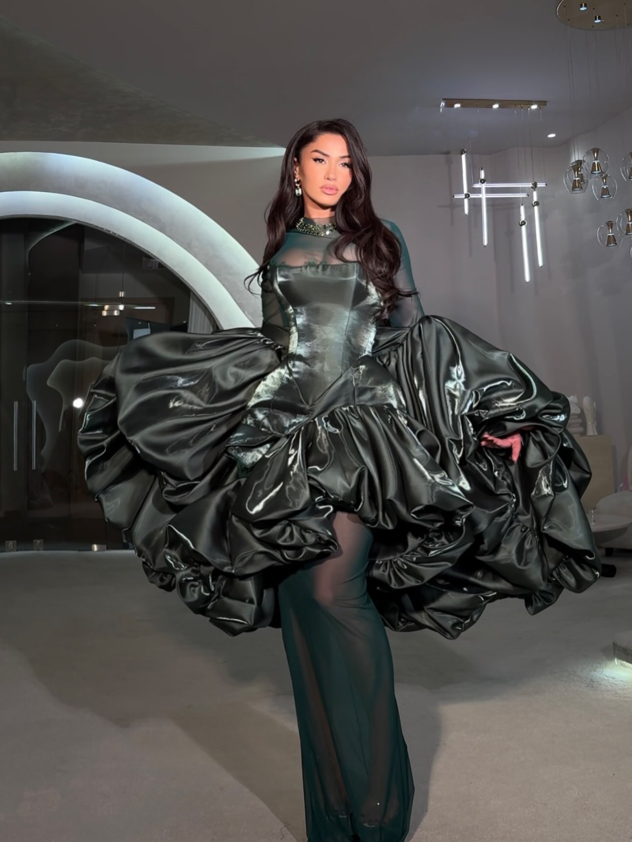 Dark elegance in every detail. – Donika Loci (4)