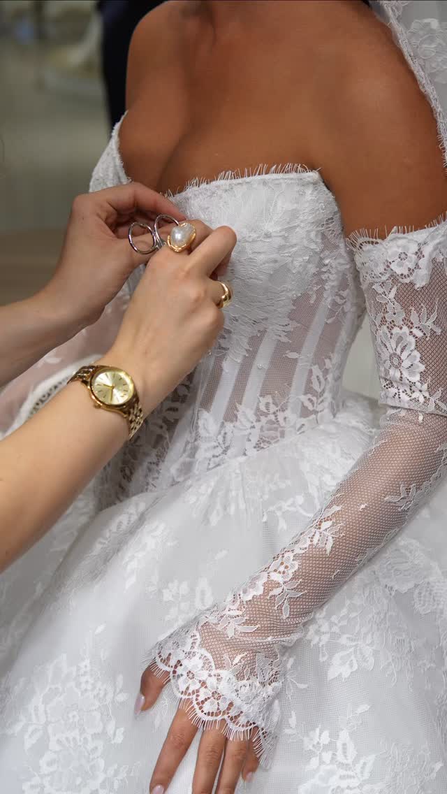 Bridal fitting moments you’ll remember forever.