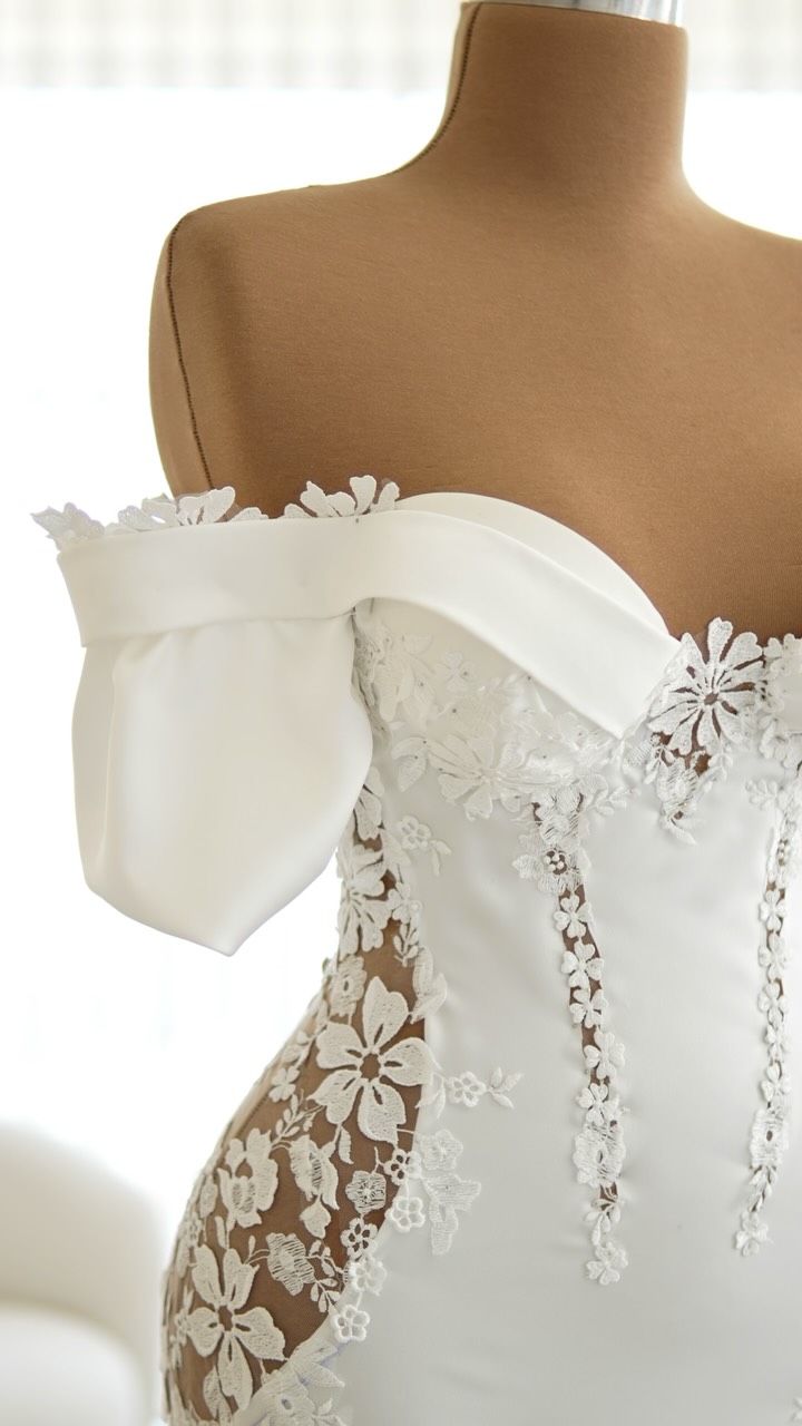 Elegant wedding dress with floral lace