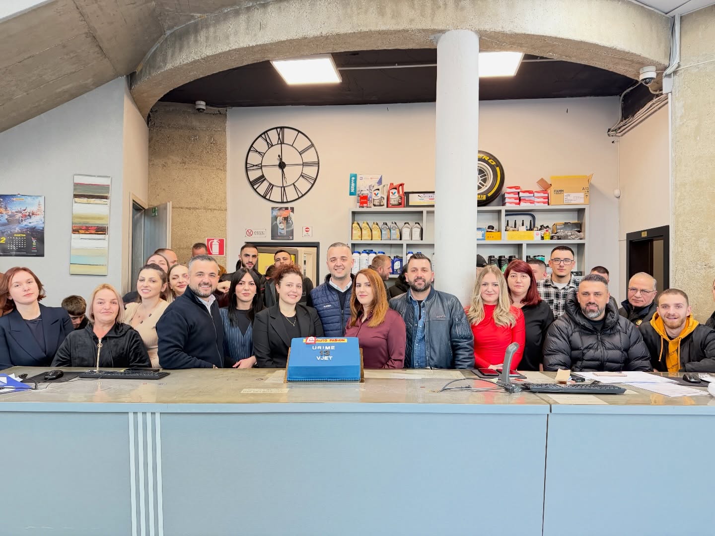 Sëbashku festojmë sot ditëlindjen tonë të 13’t – ᴀᴜᴛᴏᴘᴀsɪᴏɴ (2)