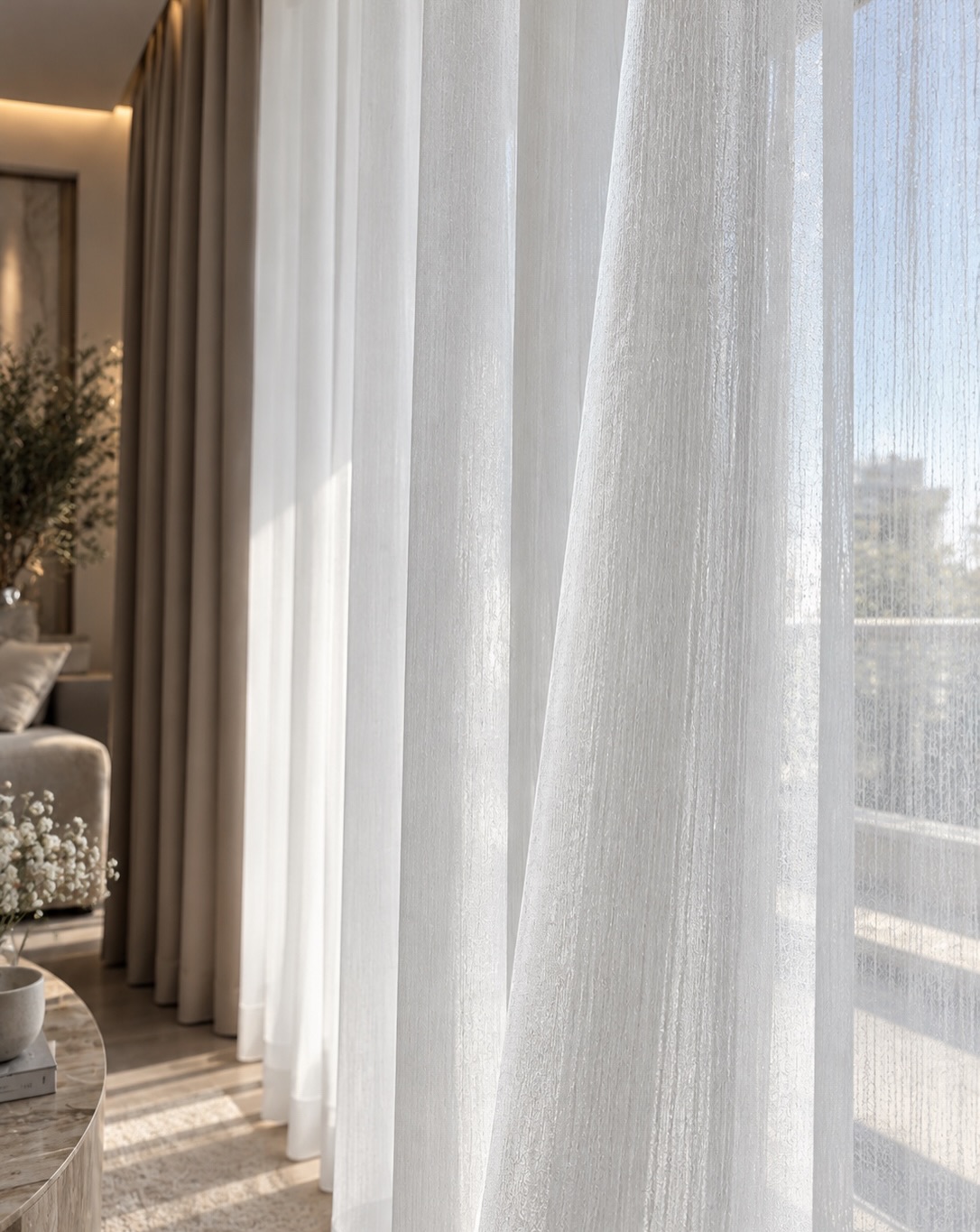 Material elegant dhe delikat – Salloni i perdeve BRILLANT TEX (3)