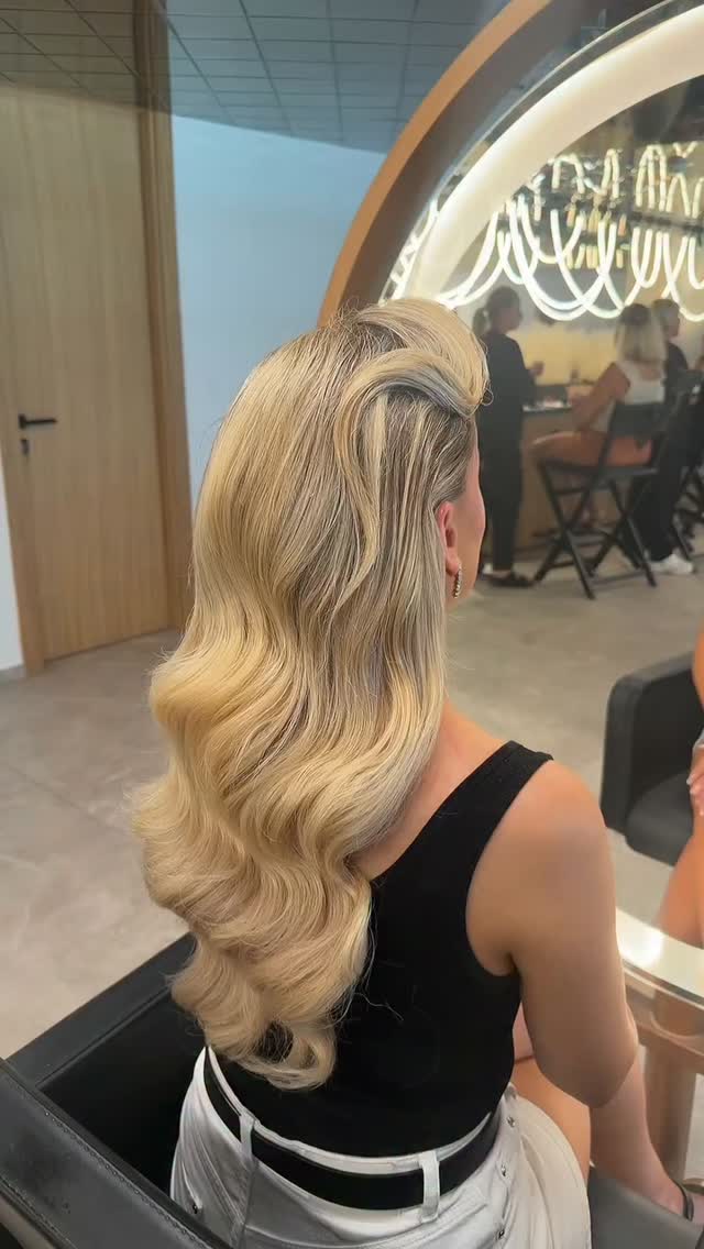 Gorgeous mirjjeta with EXTENSIONS of edonas hair