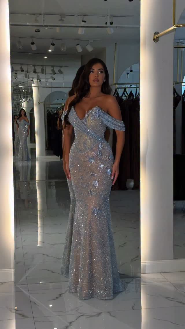 A look that speaks for itself.