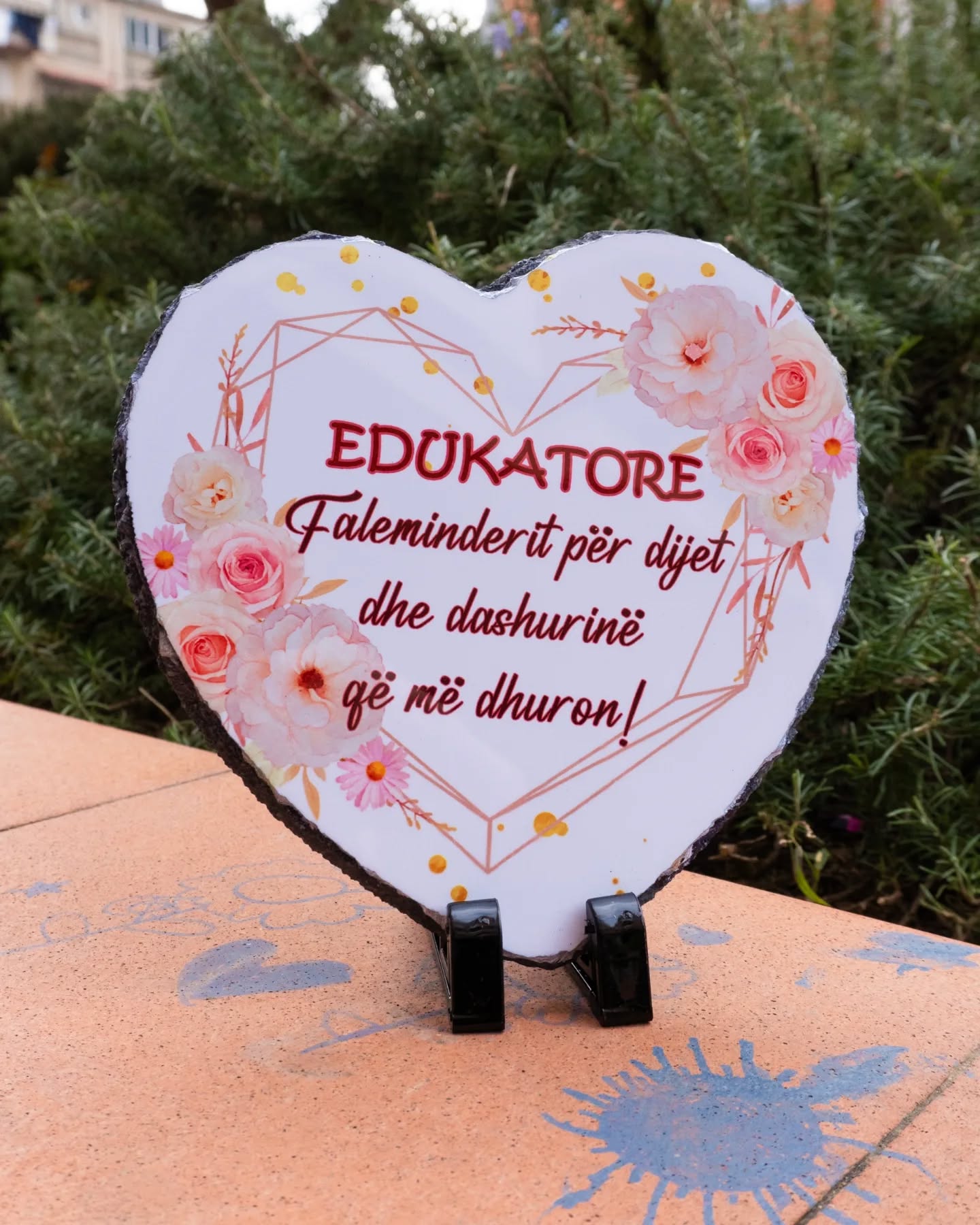 Nëse ende nuk e dini çfarë t'i dhuroni edukatores këtë 7