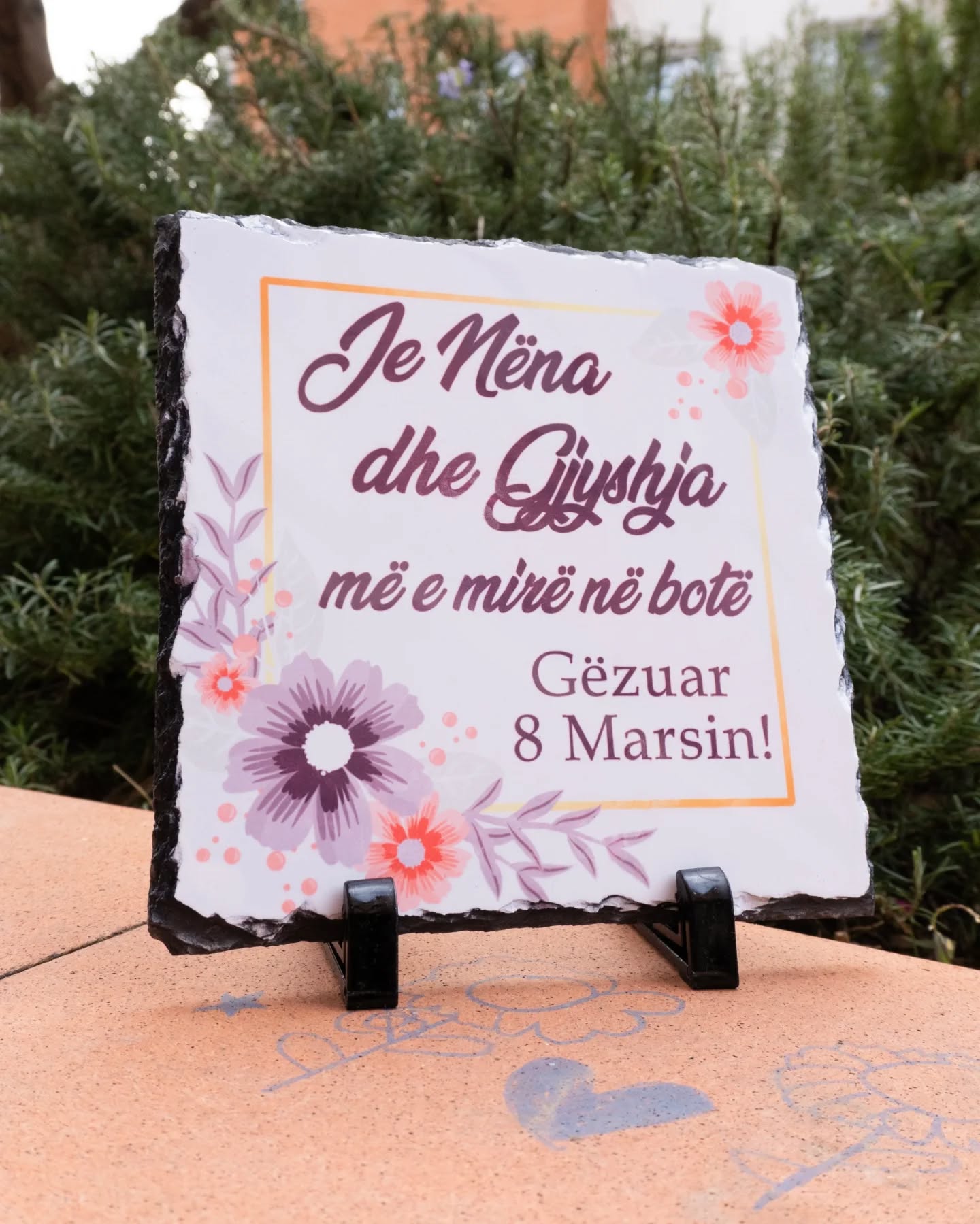 Nëna dhe gjyshja meritojnë dhuratën më të veçantë