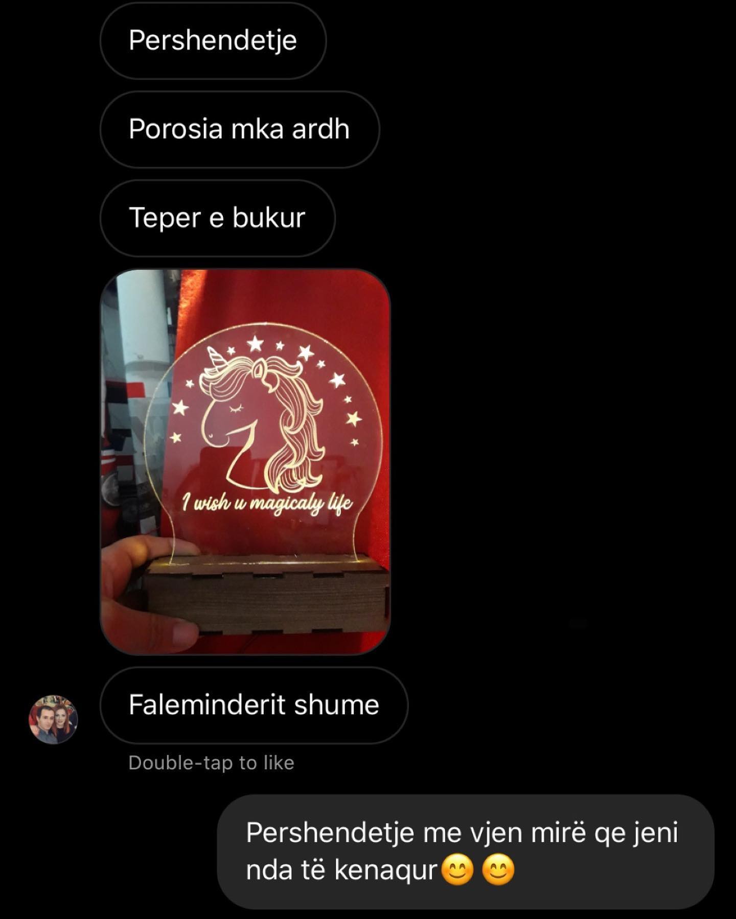 Kliente e kënaqur