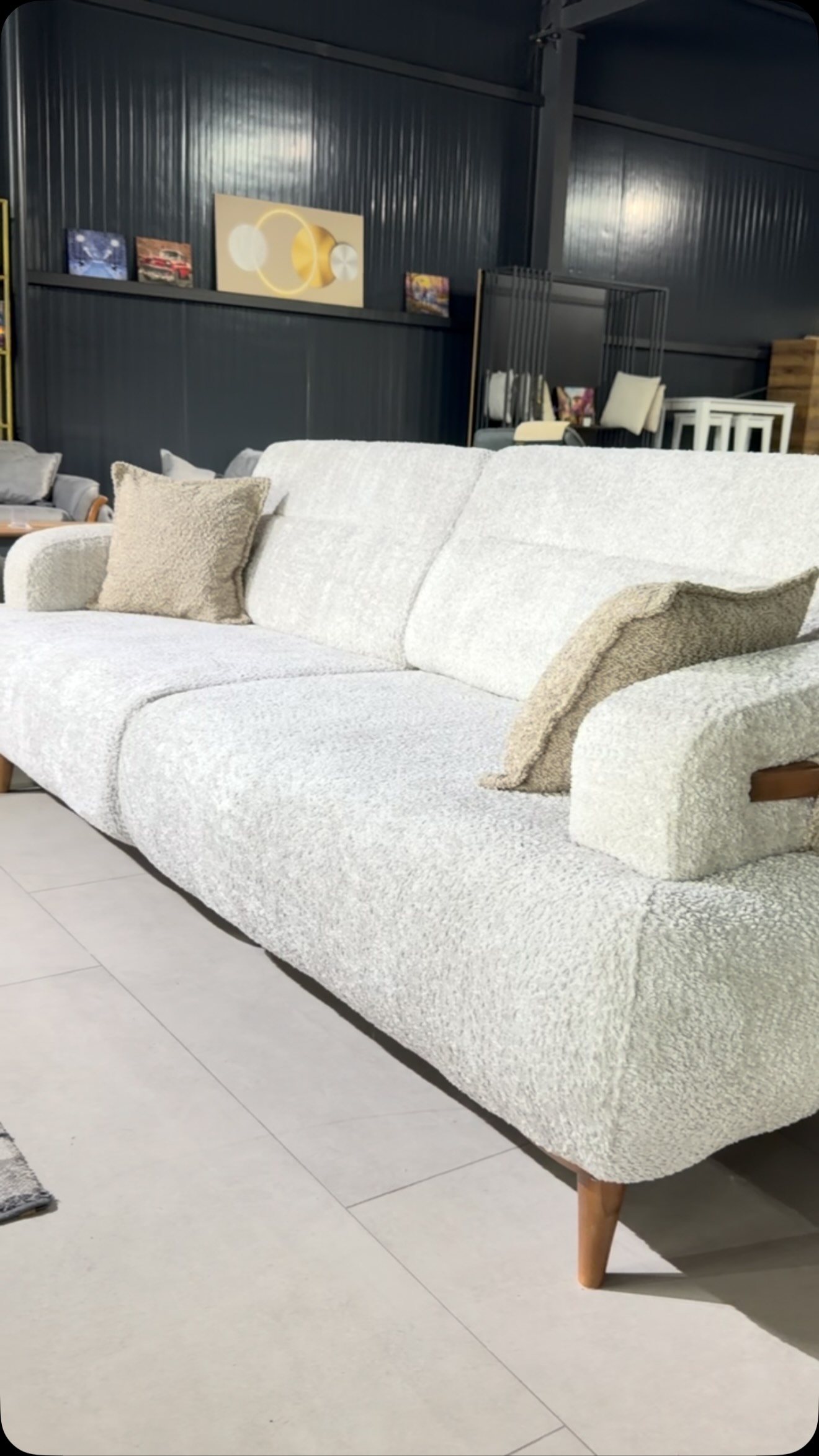 Moda nga Mobileria NUHA Design