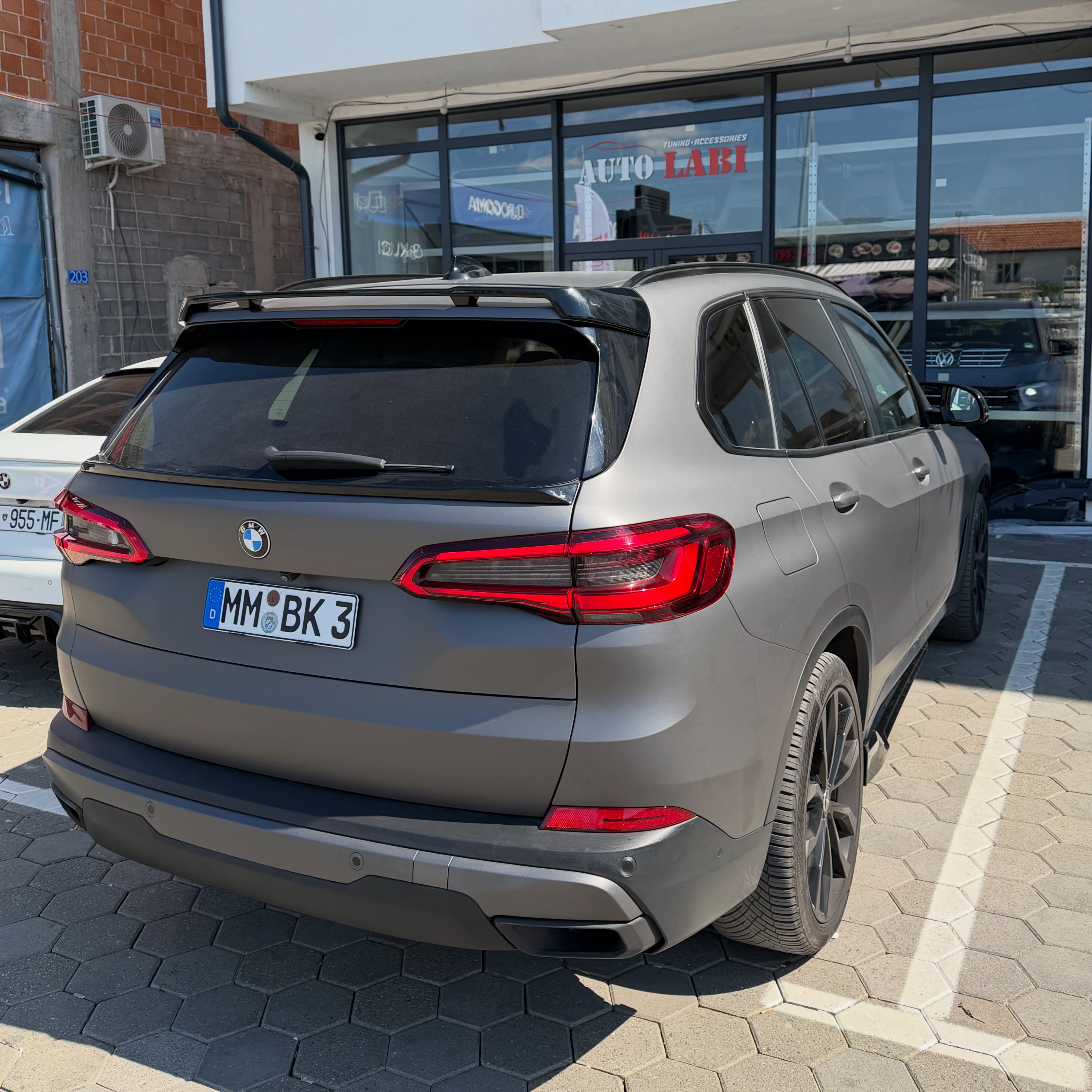 Montimi i grillit me Led – AutopjesLABI (2)