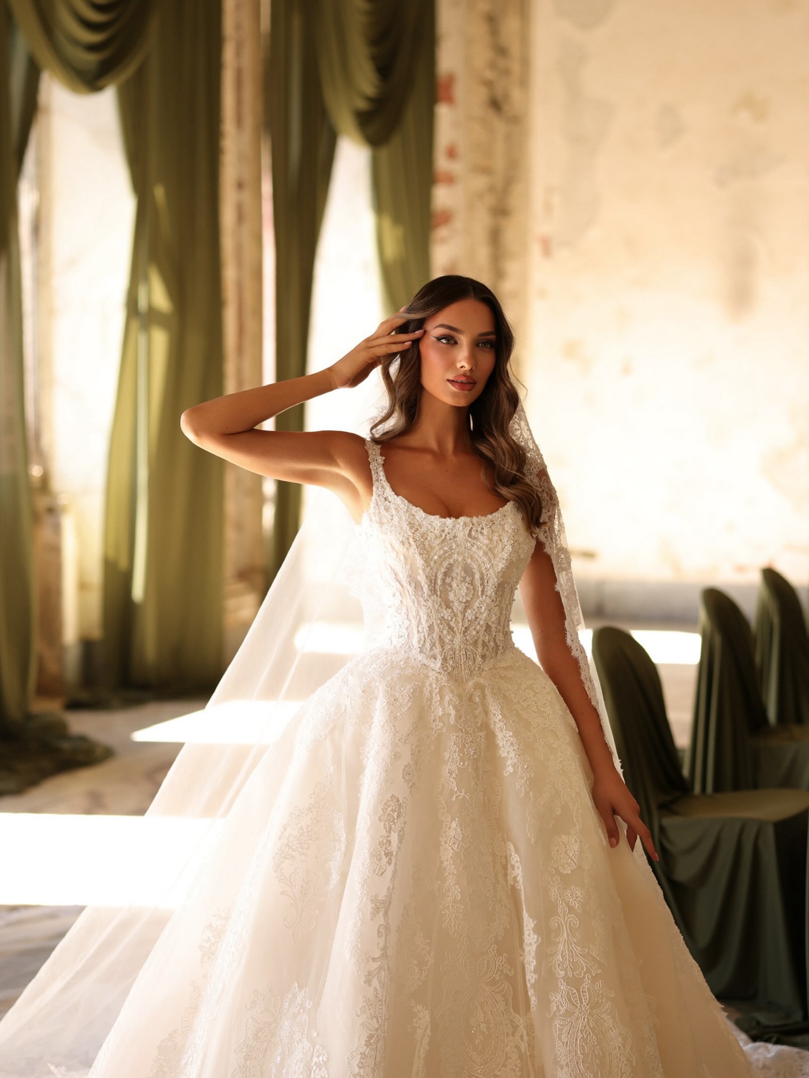 A vision of royal elegance. Intricate lace