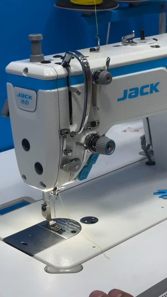 JACK A4C përfaqëson një gjeneratë të re makinave qepëse