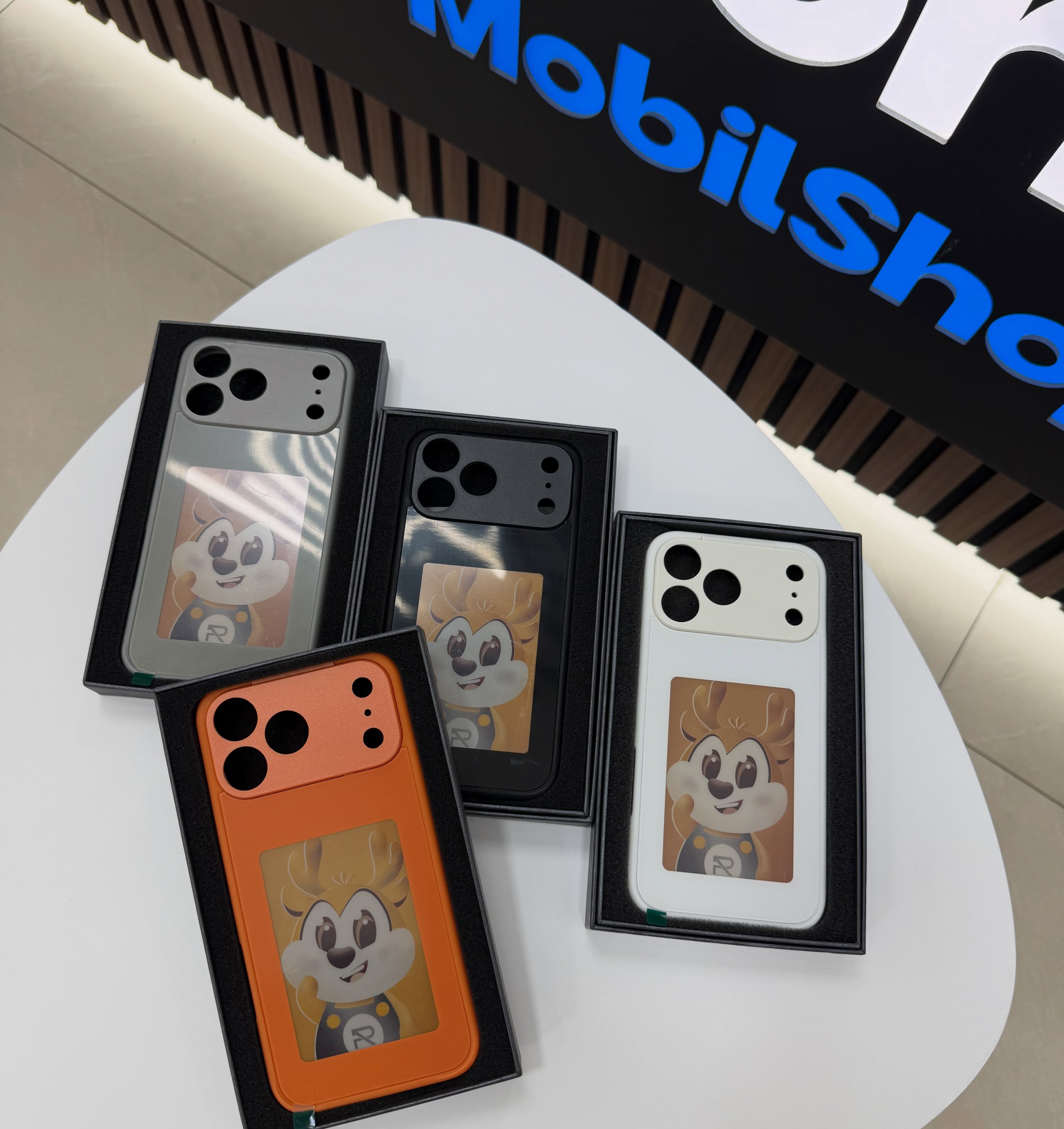 Creative Case 17 PRO MAX – Mobil Shop "MobiPhone"