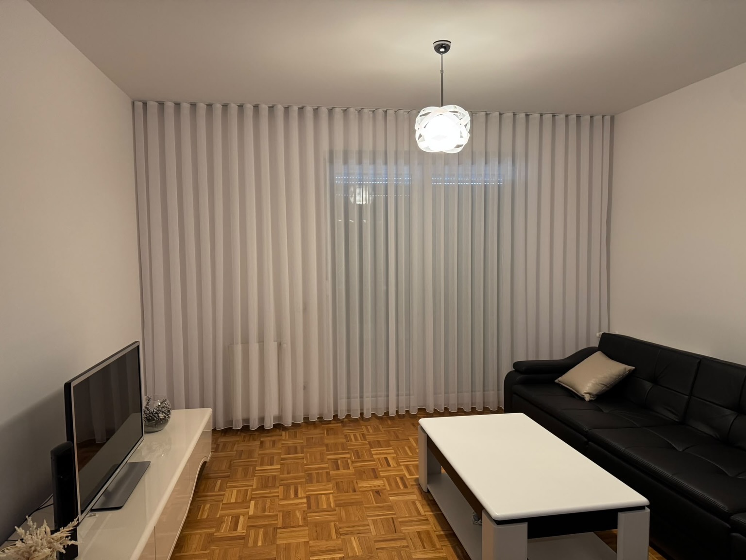 Moda nga Salloni i perdeve Lili – Salloni i perdeve Lili