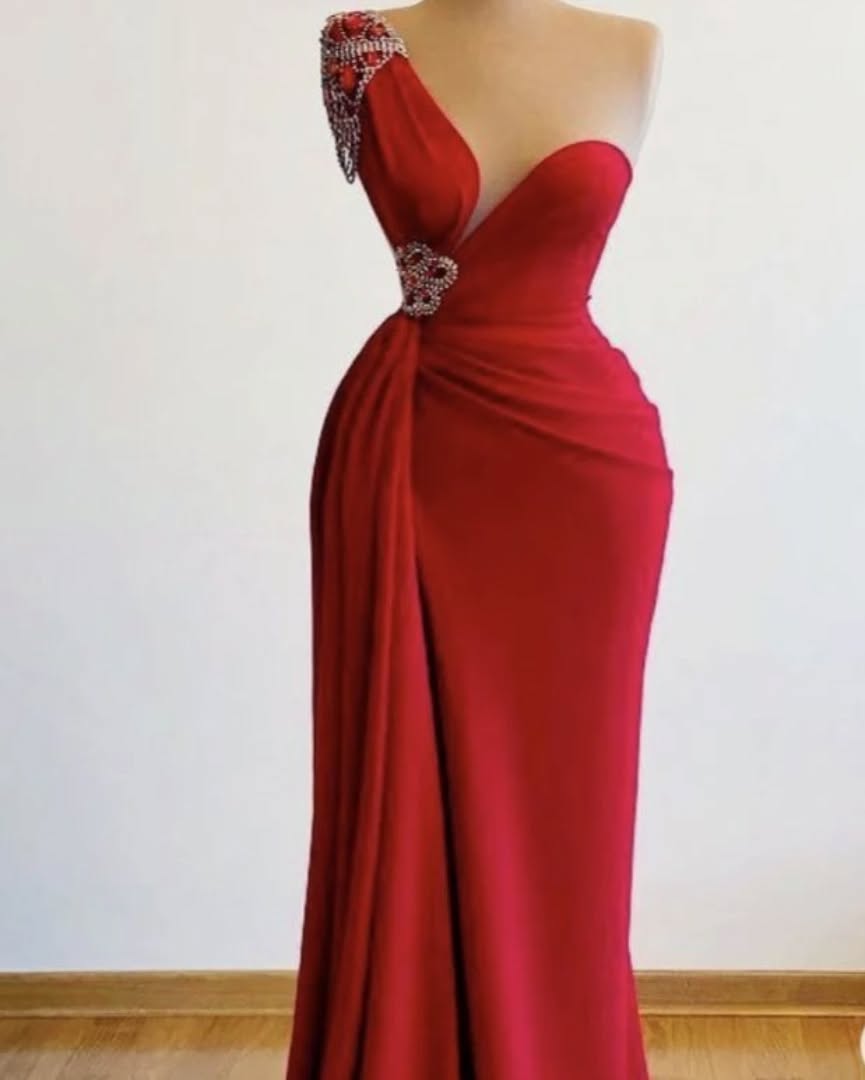 Beauty of red – fustane me porosi online