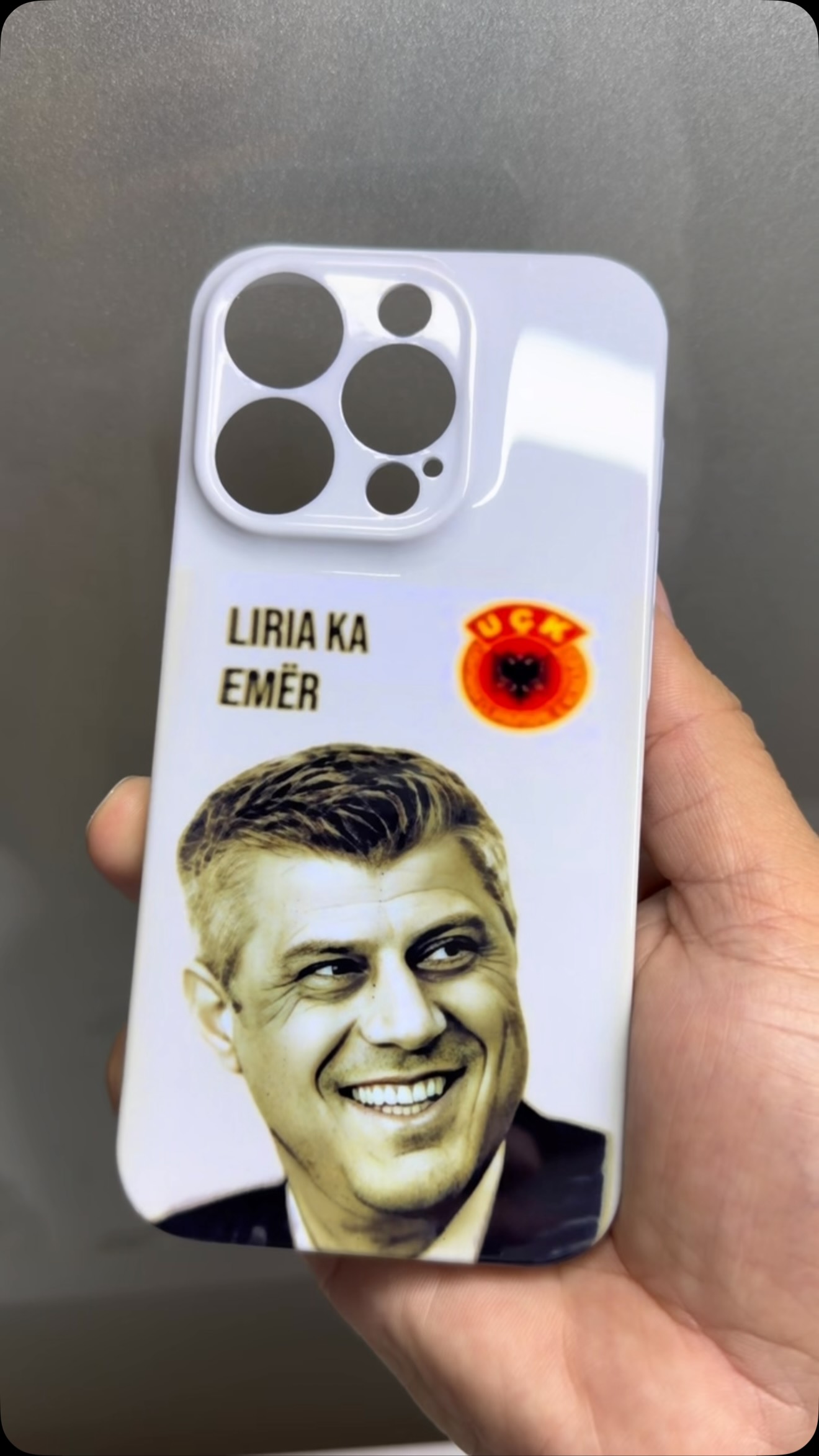 Jo në emrin tim.