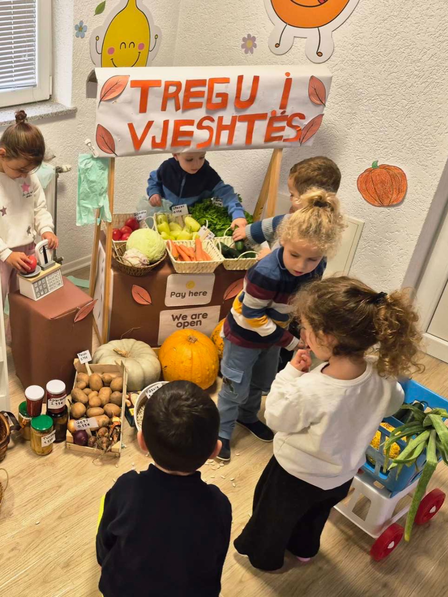 Tregu ynë i vjeshtës – KosovaKids Education Center (4)