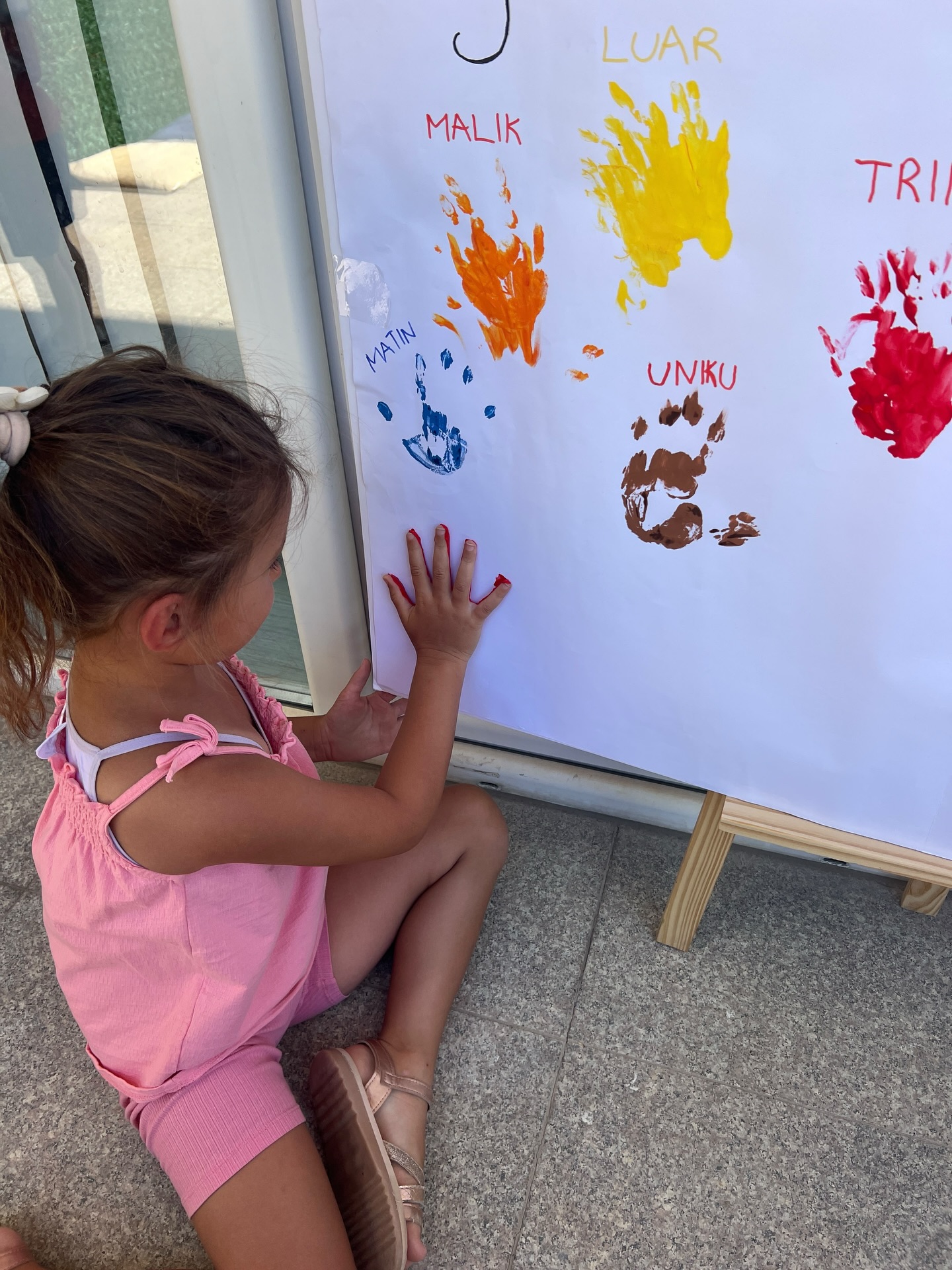 Little hands, big creativity – KosovaKids Education Center (3)
