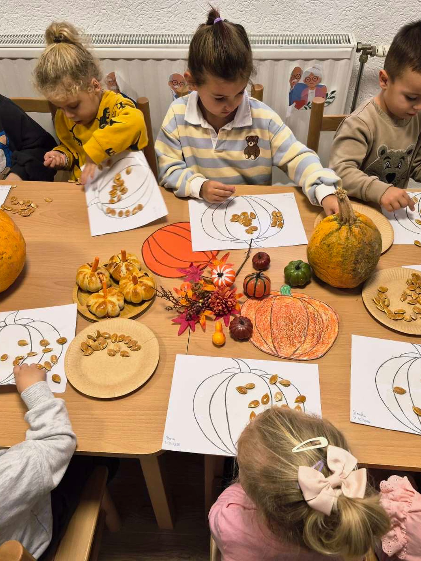 Pumpkin fun – KosovaKids Education Center (3)
