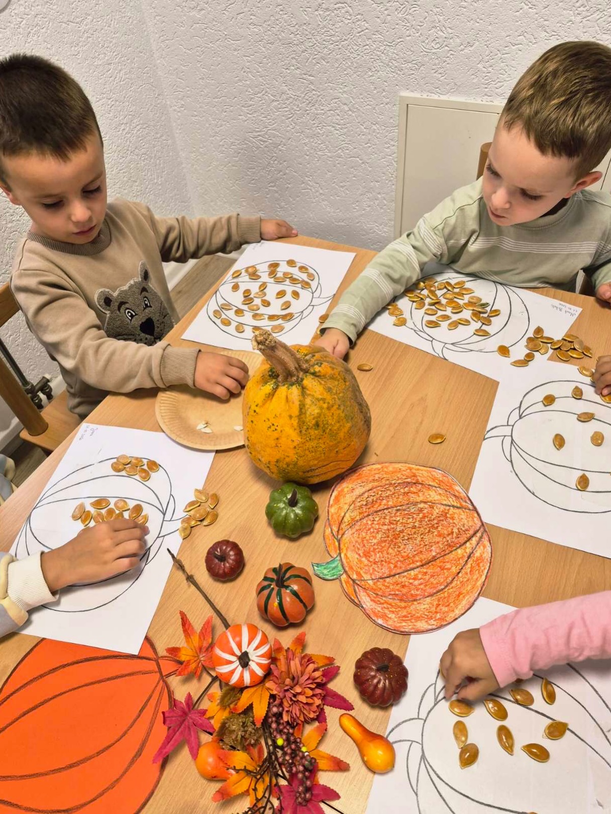Pumpkin fun – KosovaKids Education Center (4)