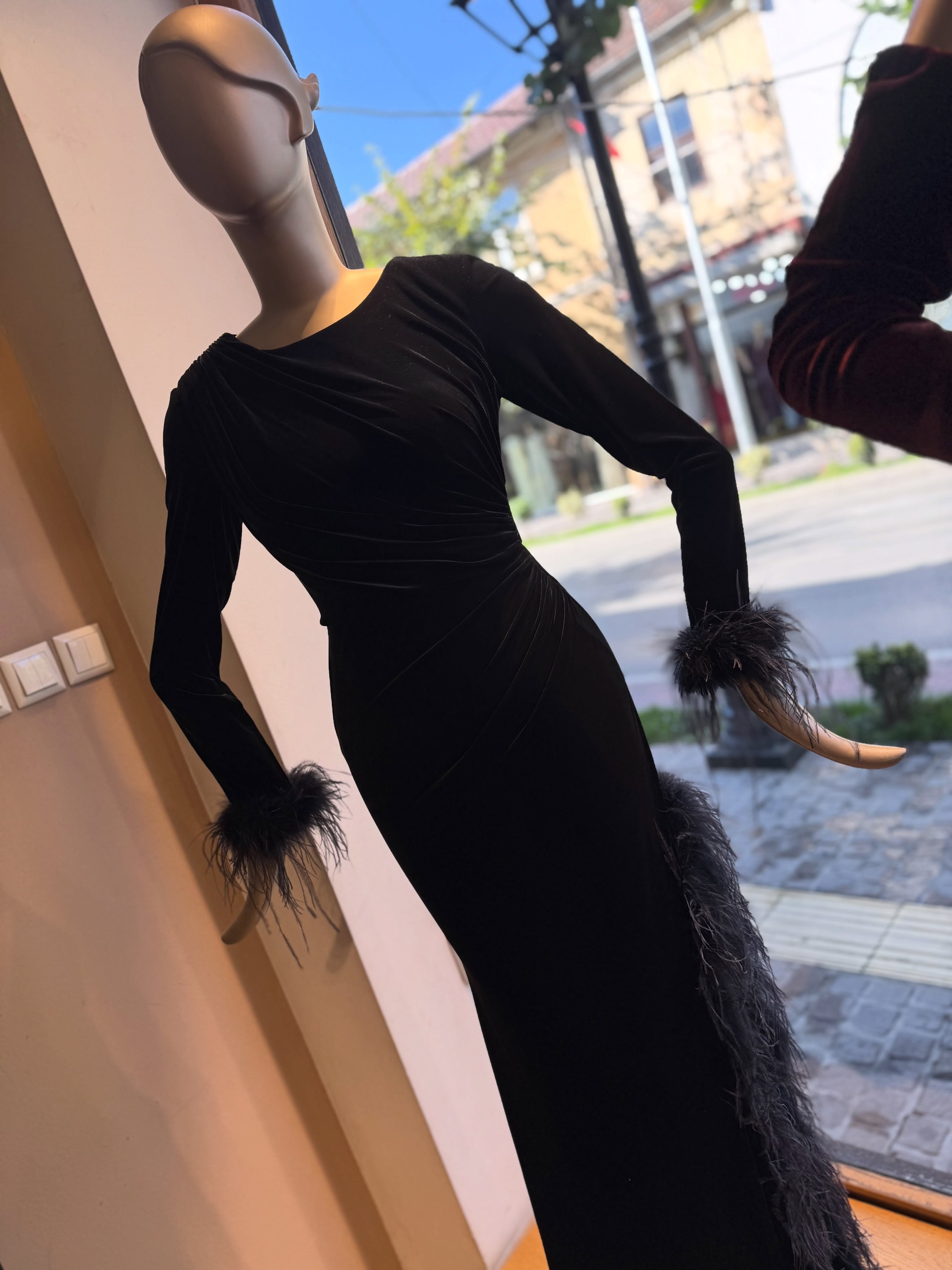 Designed for the woman who doesn’t just enter the room – ONLY SHE (4)