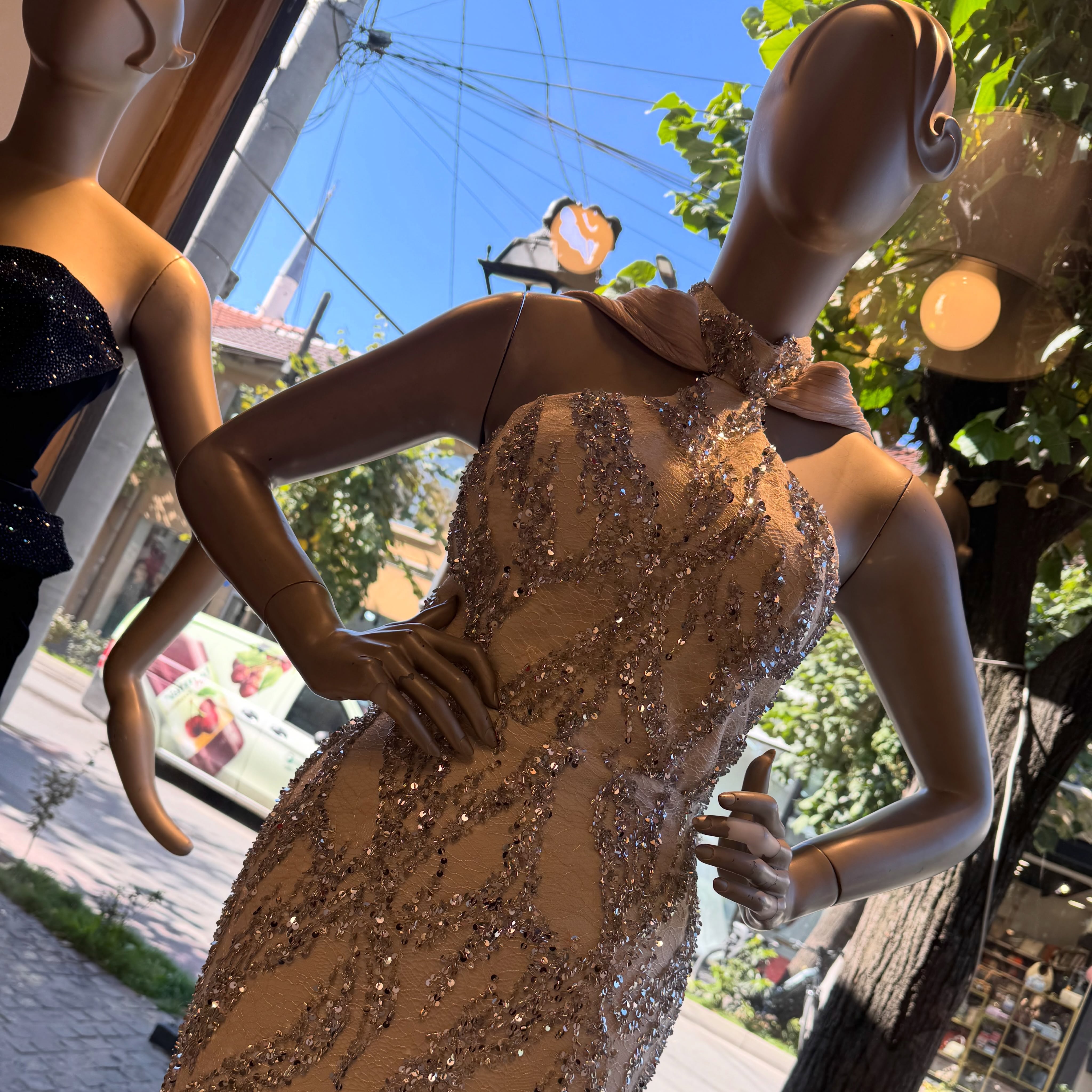 Designed for the woman who doesn’t just enter the room – ONLY SHE (2)