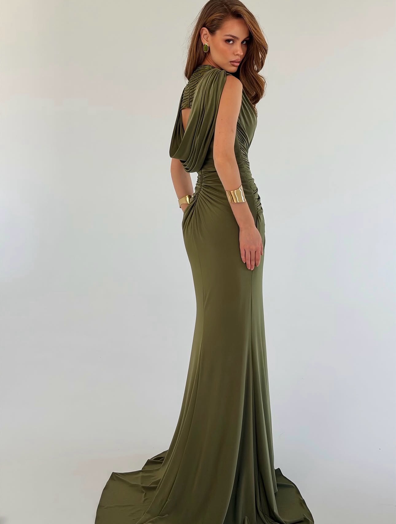 Designed for the woman who doesn’t just enter the room – ONLY SHE (4)