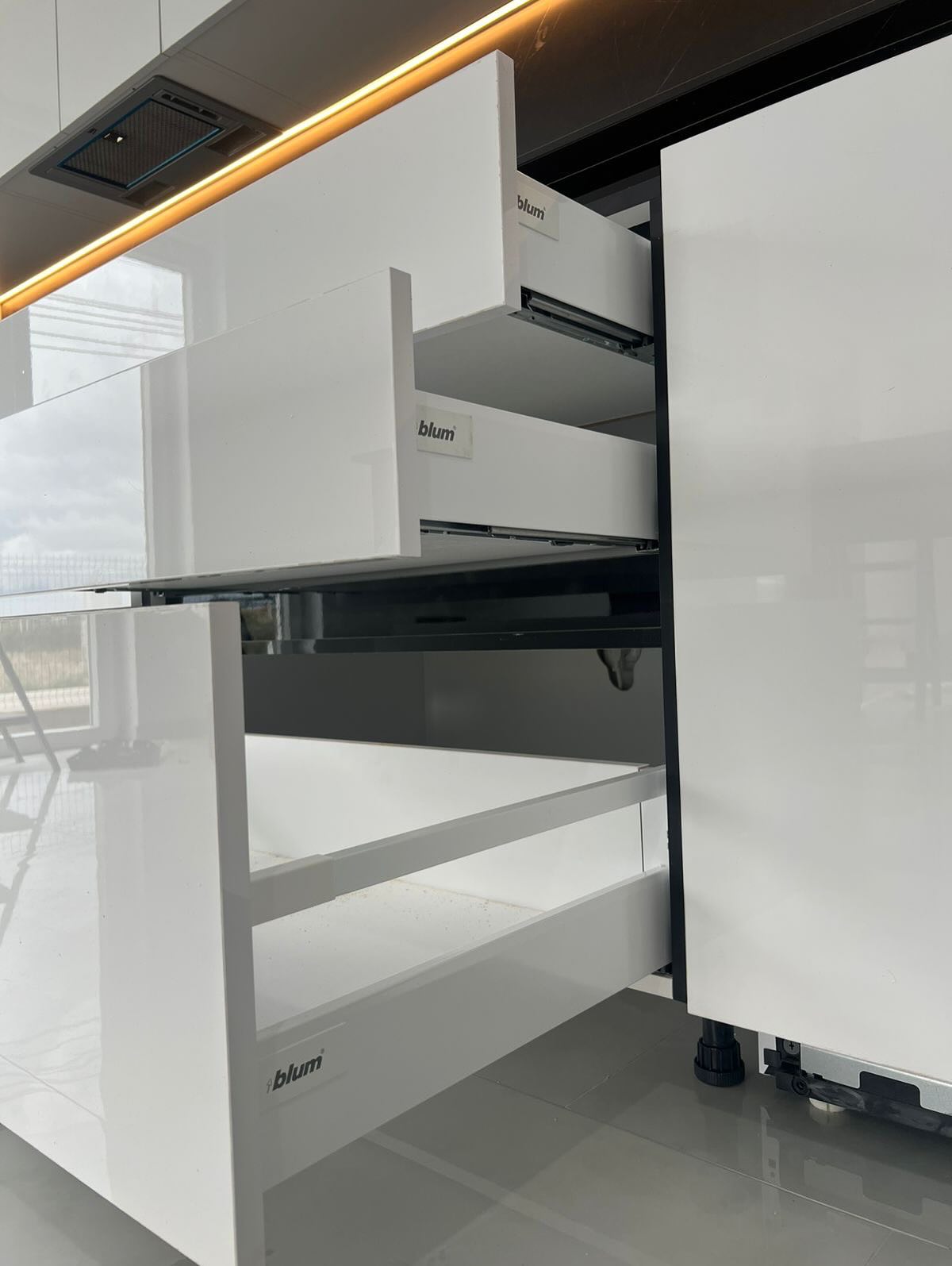 Designed and Produced by DEKOR DRILON – Fabrika e Mobileve “ Dekor Drilon” (2)