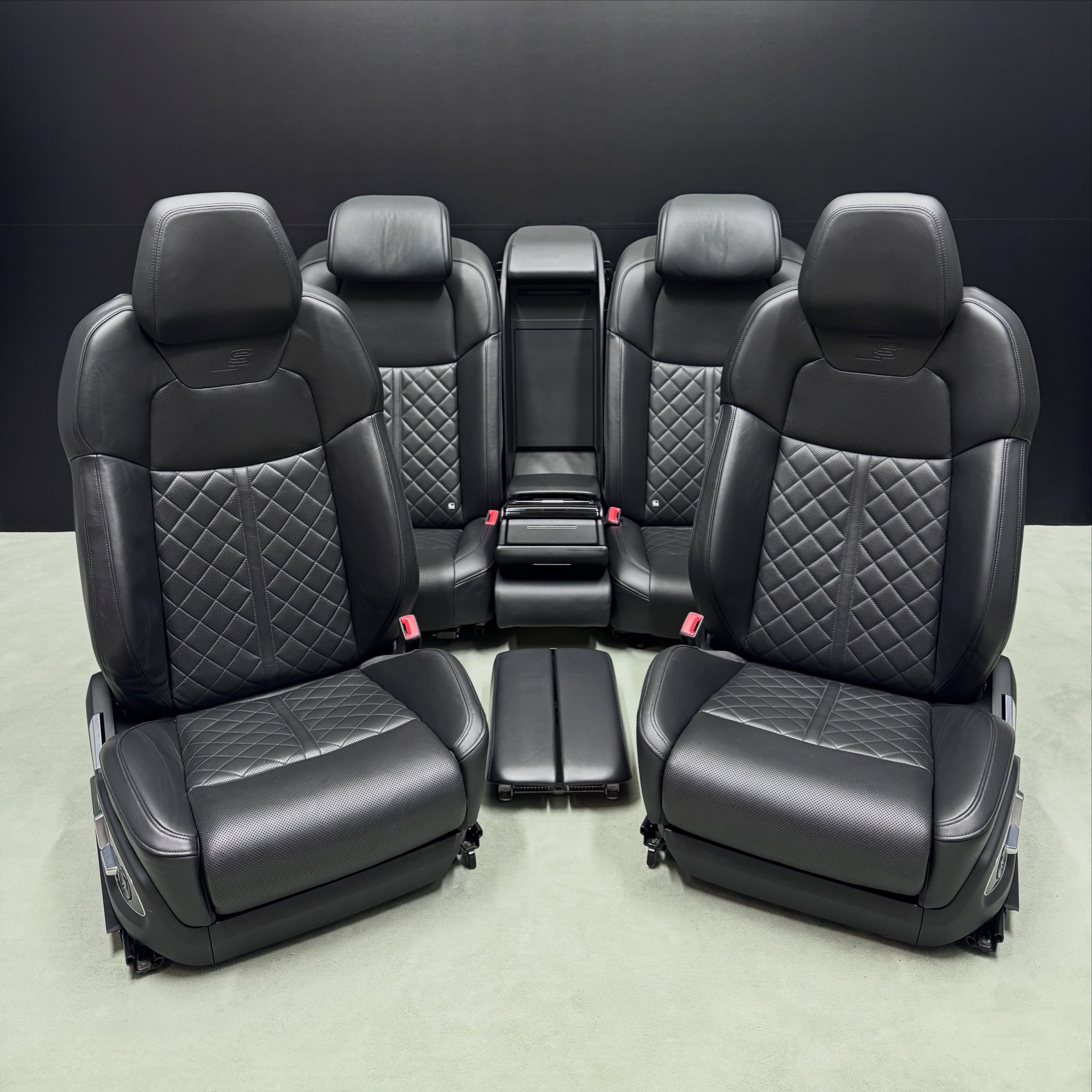 Interior S - Audi A8 S8 me tablet & levizje mbrapa