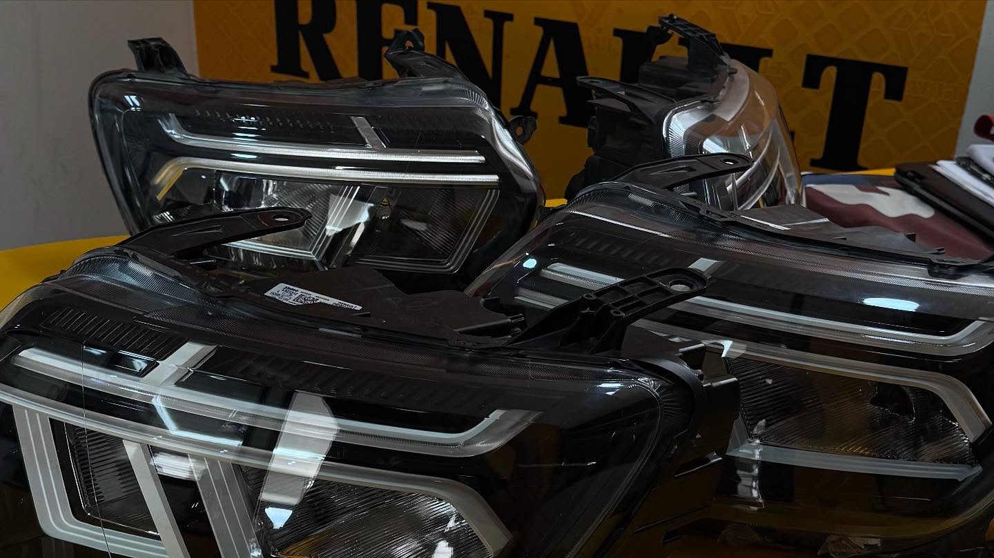 LED drita të përparme për Dacia Duster 2020 – AutoPjesë Muçiqi & Bllaca (3)