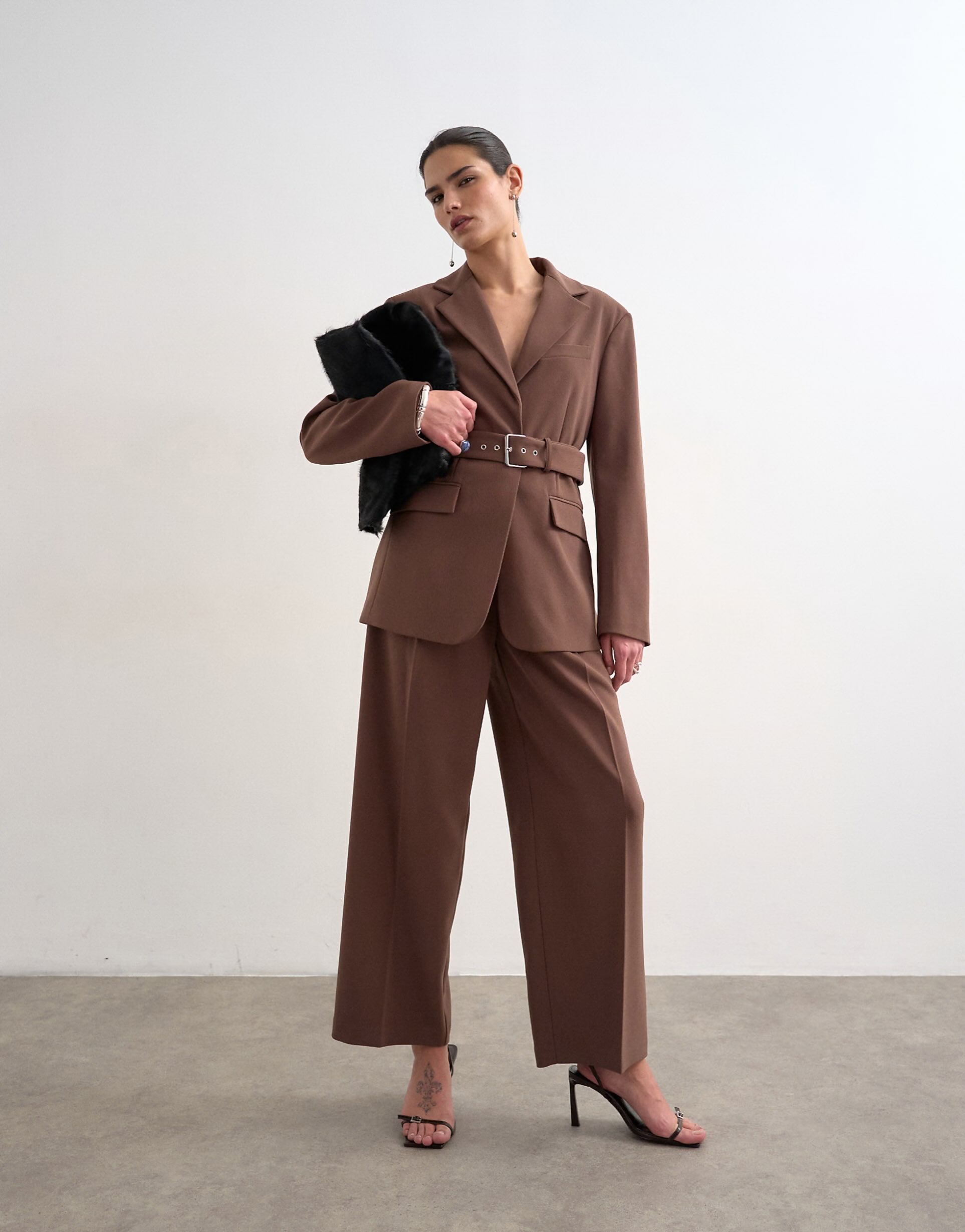 High break belted blazer in chocolate - 38 – CHERISH STORE