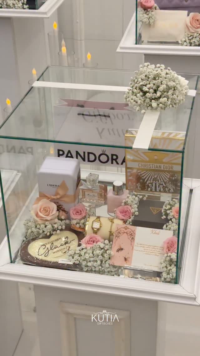 Pretty arrangement kutia giftboxes