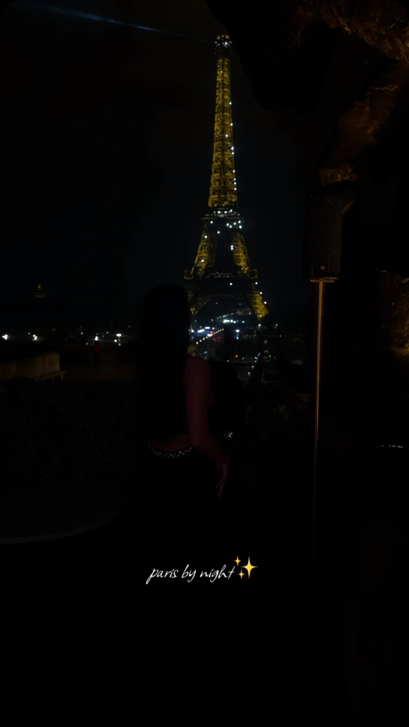 Somewhere between love and Paris