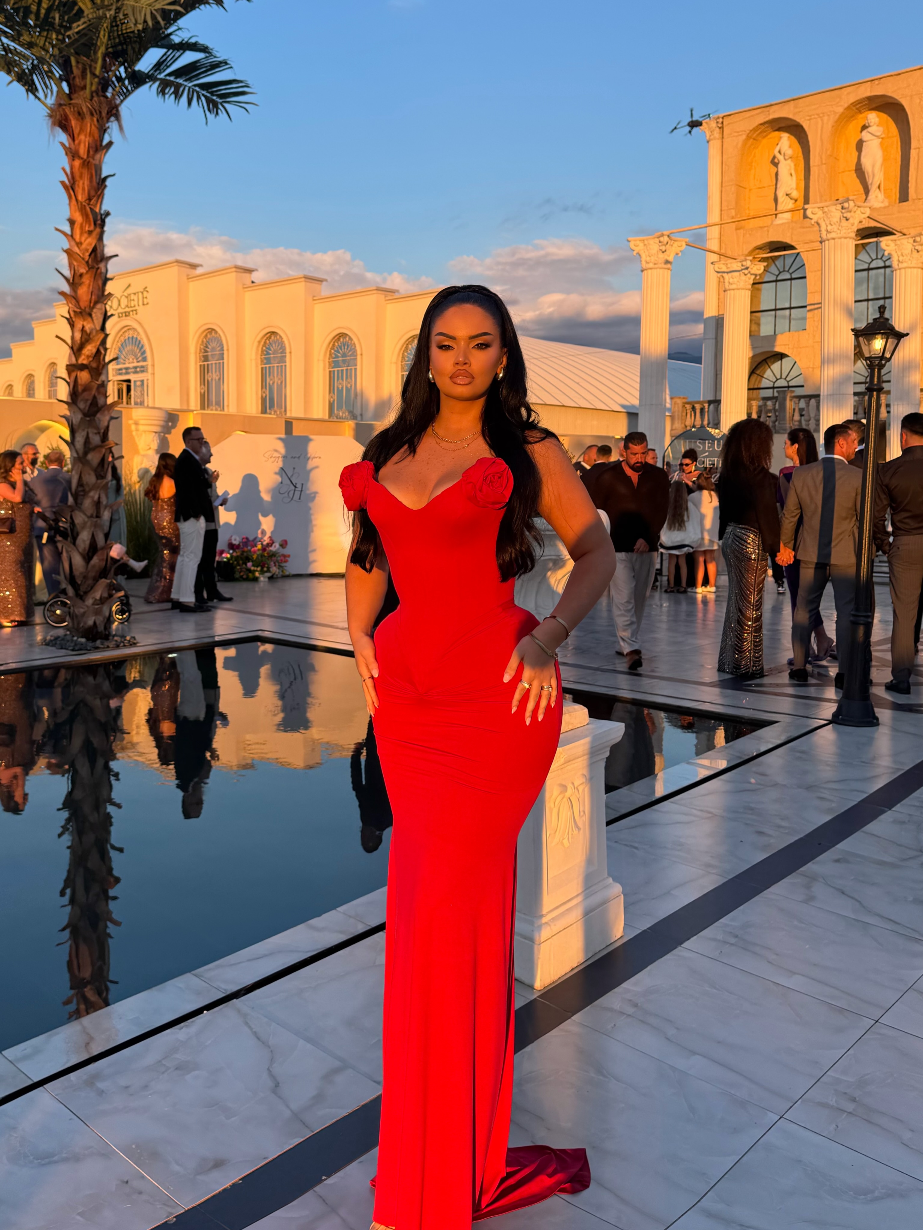 This new mama gentadylhasi looking fire in our red dress