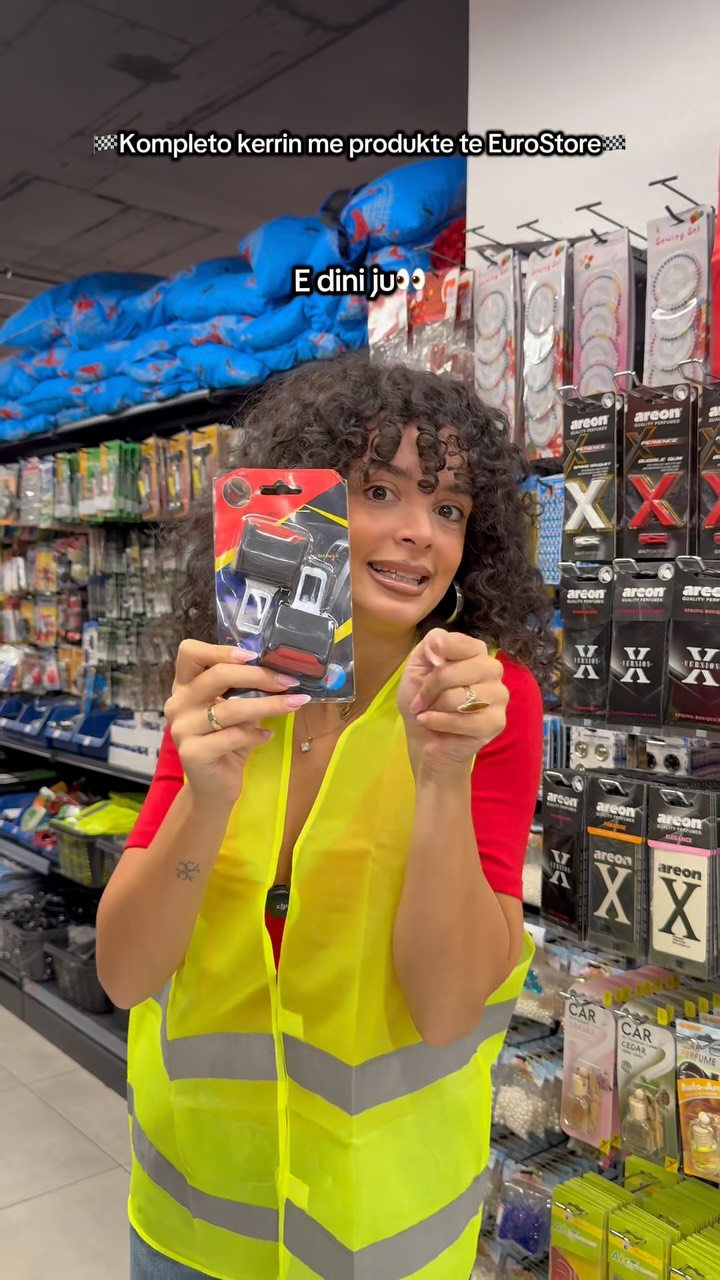 Aksesorë për pastrimin dhe komoditetin e veturës – Eurostore