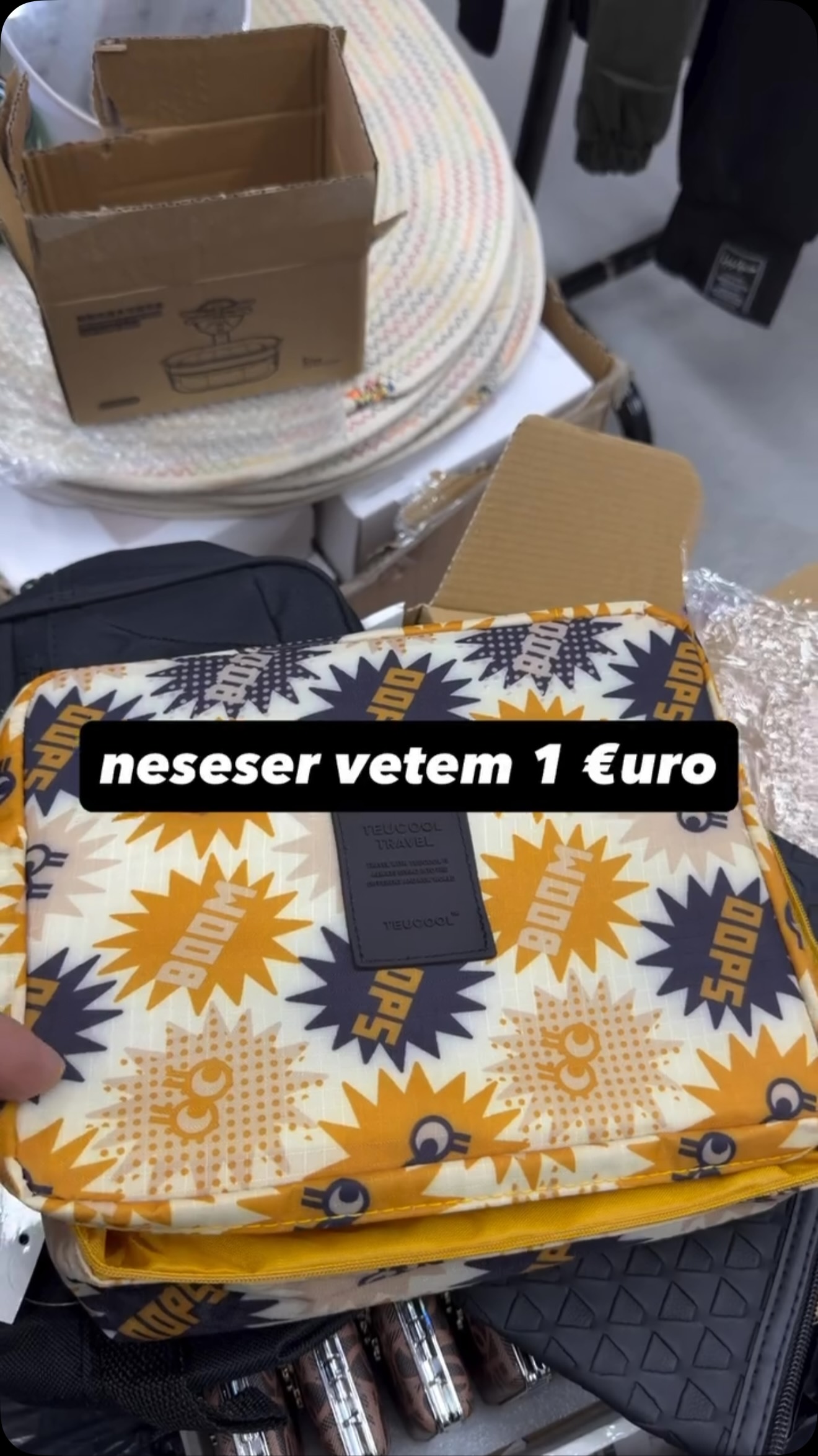 Neseser me motive shumëngjyrëshe – Adri Shop
