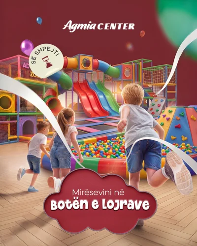 Kënd lojërash me tobogan dhe topa për fëmijë
