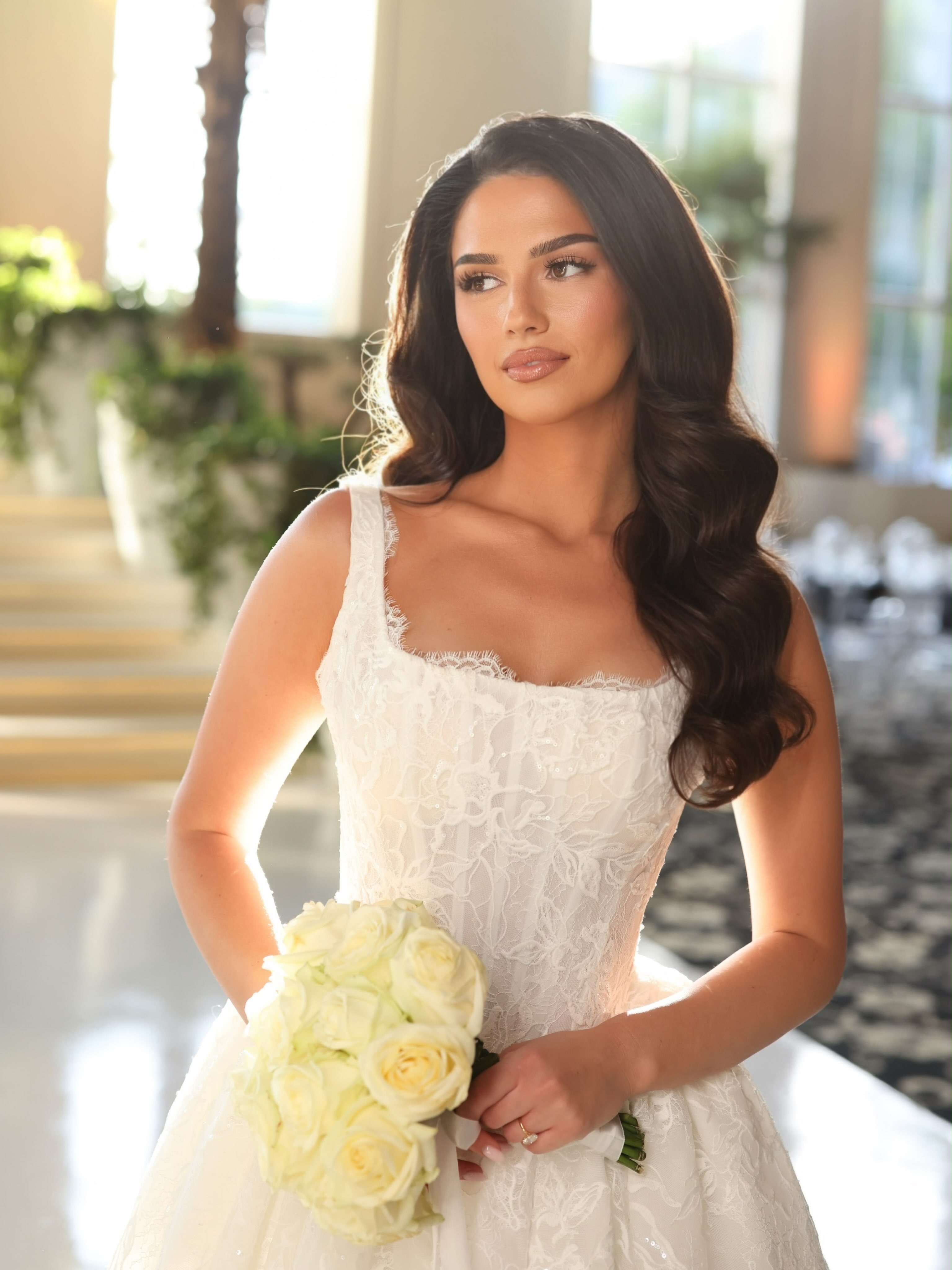 Fustan nuseje me dantellë dhe tiranta – Aiah Mariage (3)