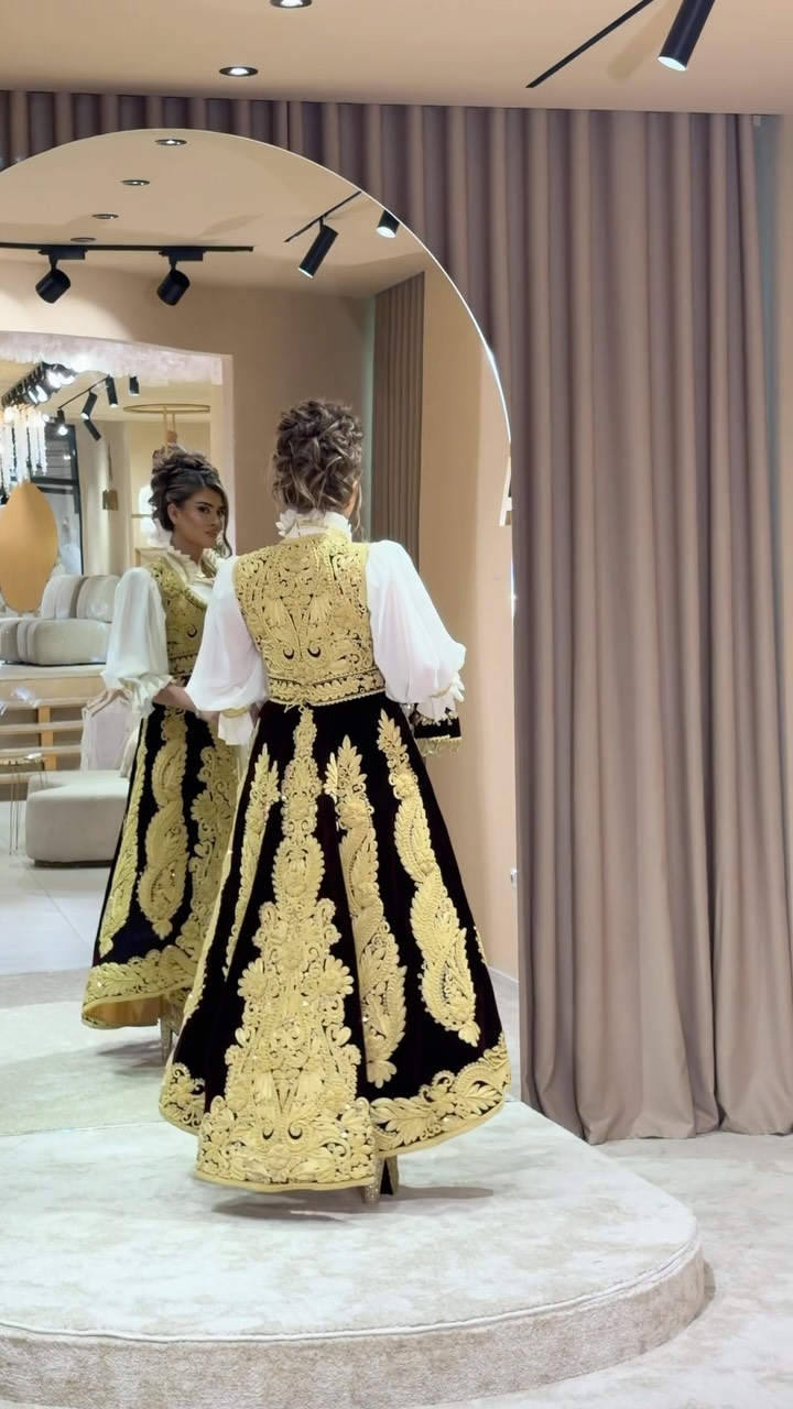 Fund tradicional kadife i zi me qëndisje ari – ALBA Traditional