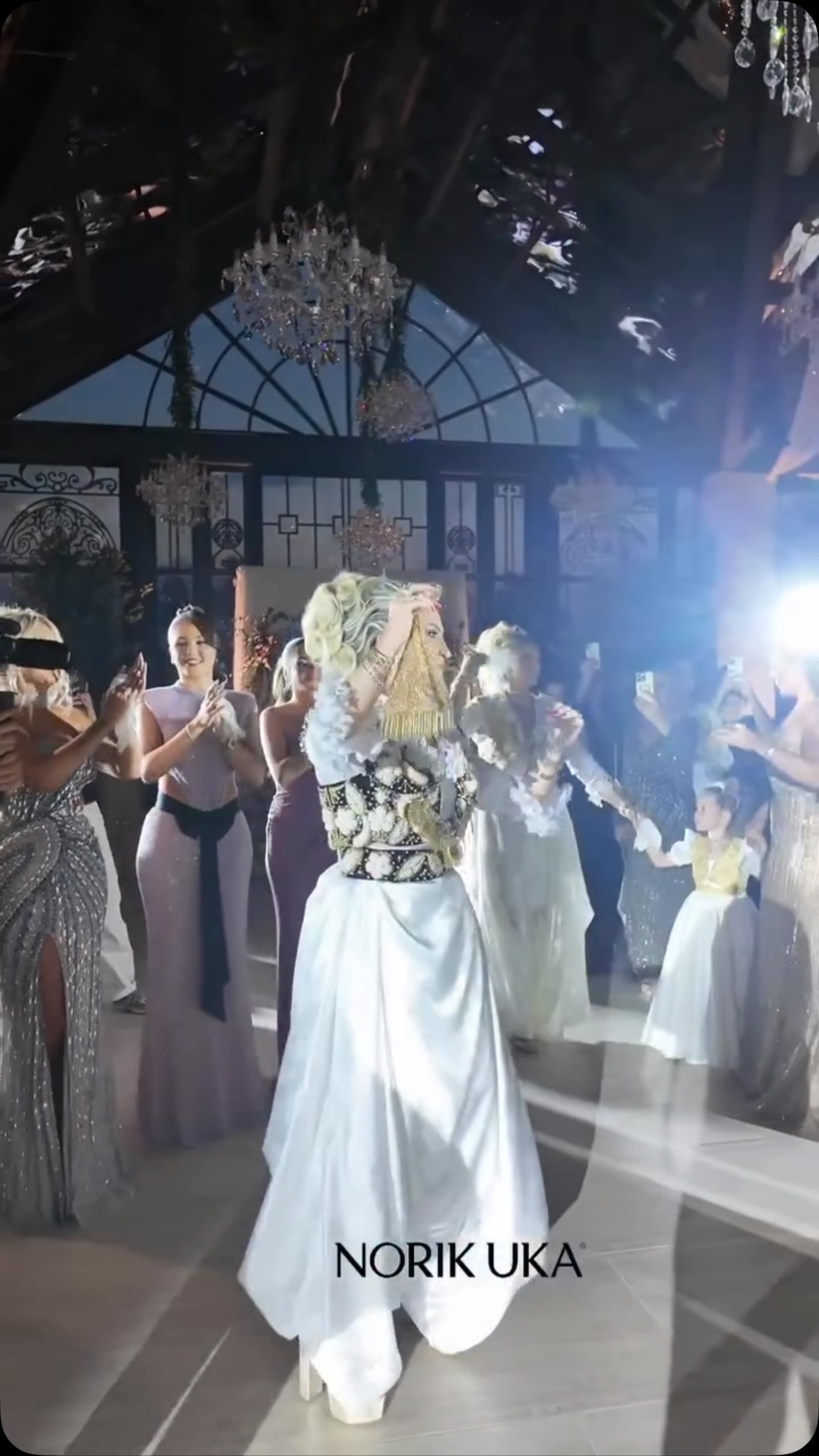 Veshje tradicionale nusërie e bardhë me jelek – ALBA Traditional