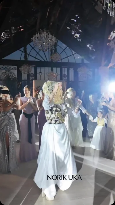 Veshje tradicionale nusërie e bardhë me jelek