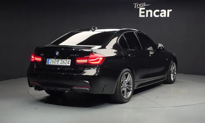 BMW Seria 3 320d M Sport Shadow 2018 – Albkor Import Kosova (2)