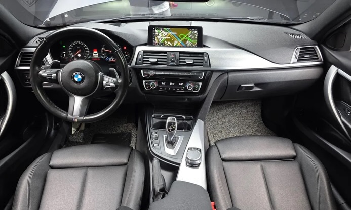 BMW Seria 3 320d M Sport Shadow 2018 – Albkor Import Kosova (4)