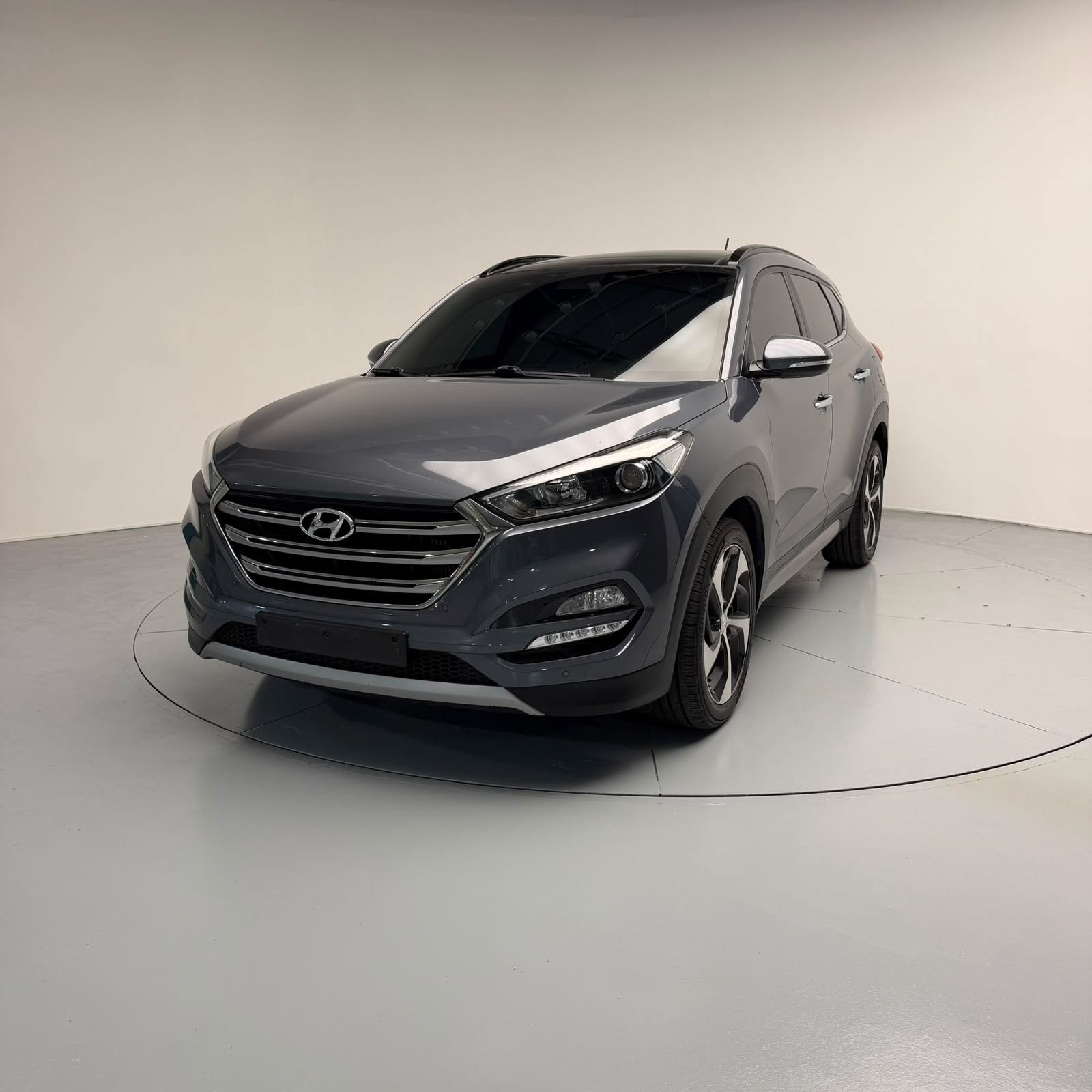 Hyundai Tucson 2.0 dizel viti 2016 – Albkor Import Kosova