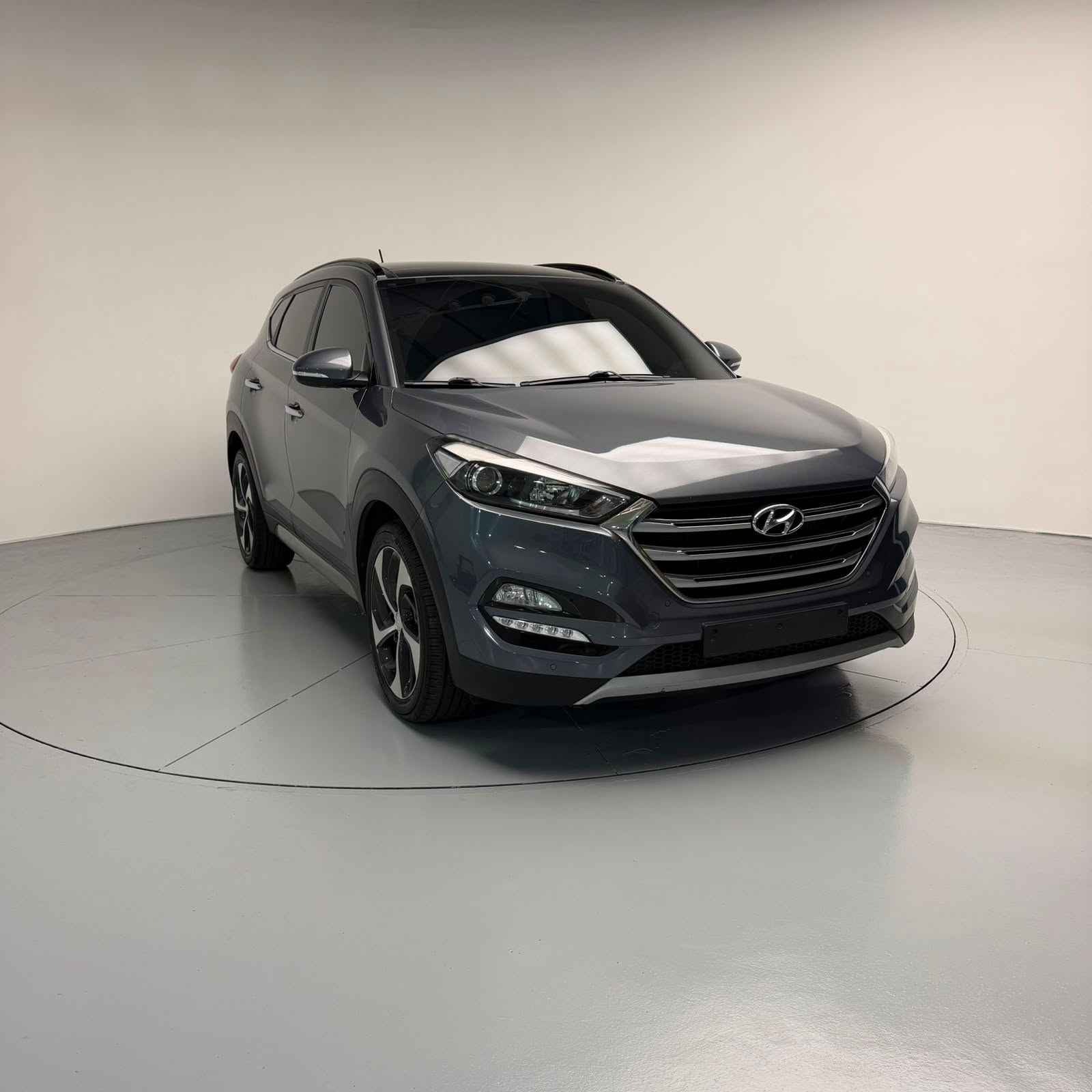 Hyundai Tucson 2.0 dizel viti 2016 – Albkor Import Kosova (2)