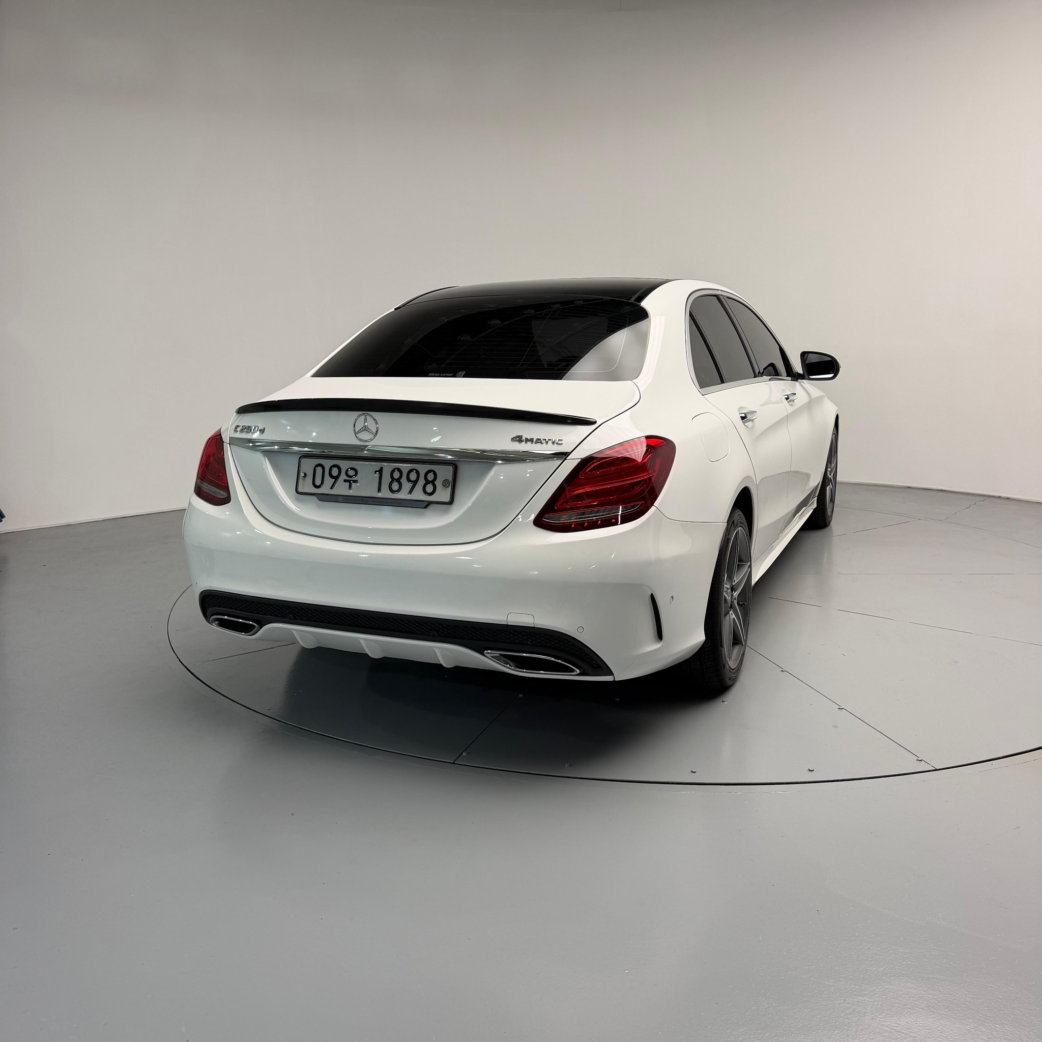 Mercedes-Benz C-Class C250d 4Matic viti 2018 – Albkor Import Kosova (4)