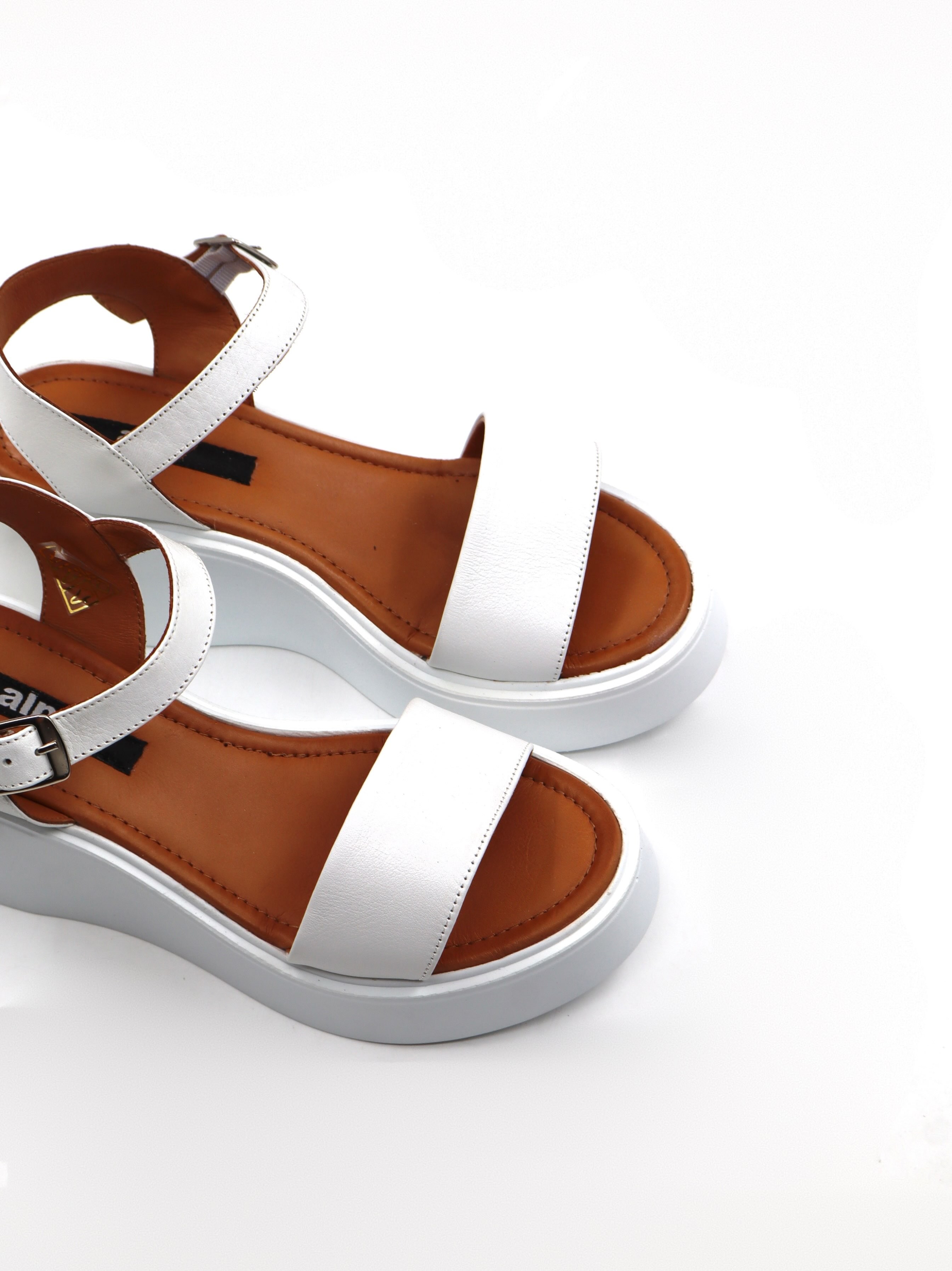 Sandale të bardha me platformë për femra – alp shoes & bags (4)