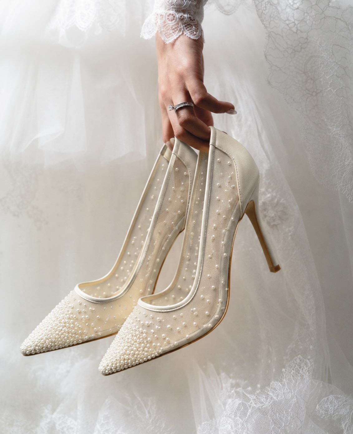 Këpucë nusërie krem me takë dhe perla – alp shoes & bags