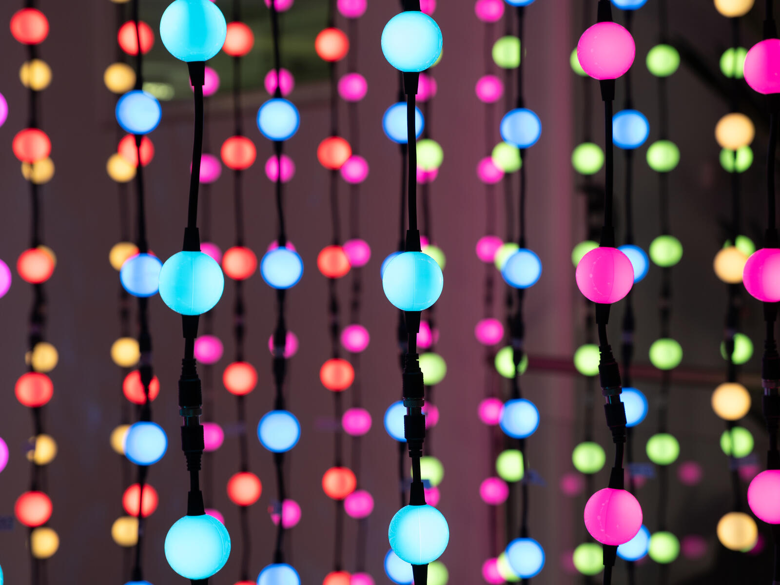 Top LED RGB Eurolite Pixel Ball 360° – AMC STORE
